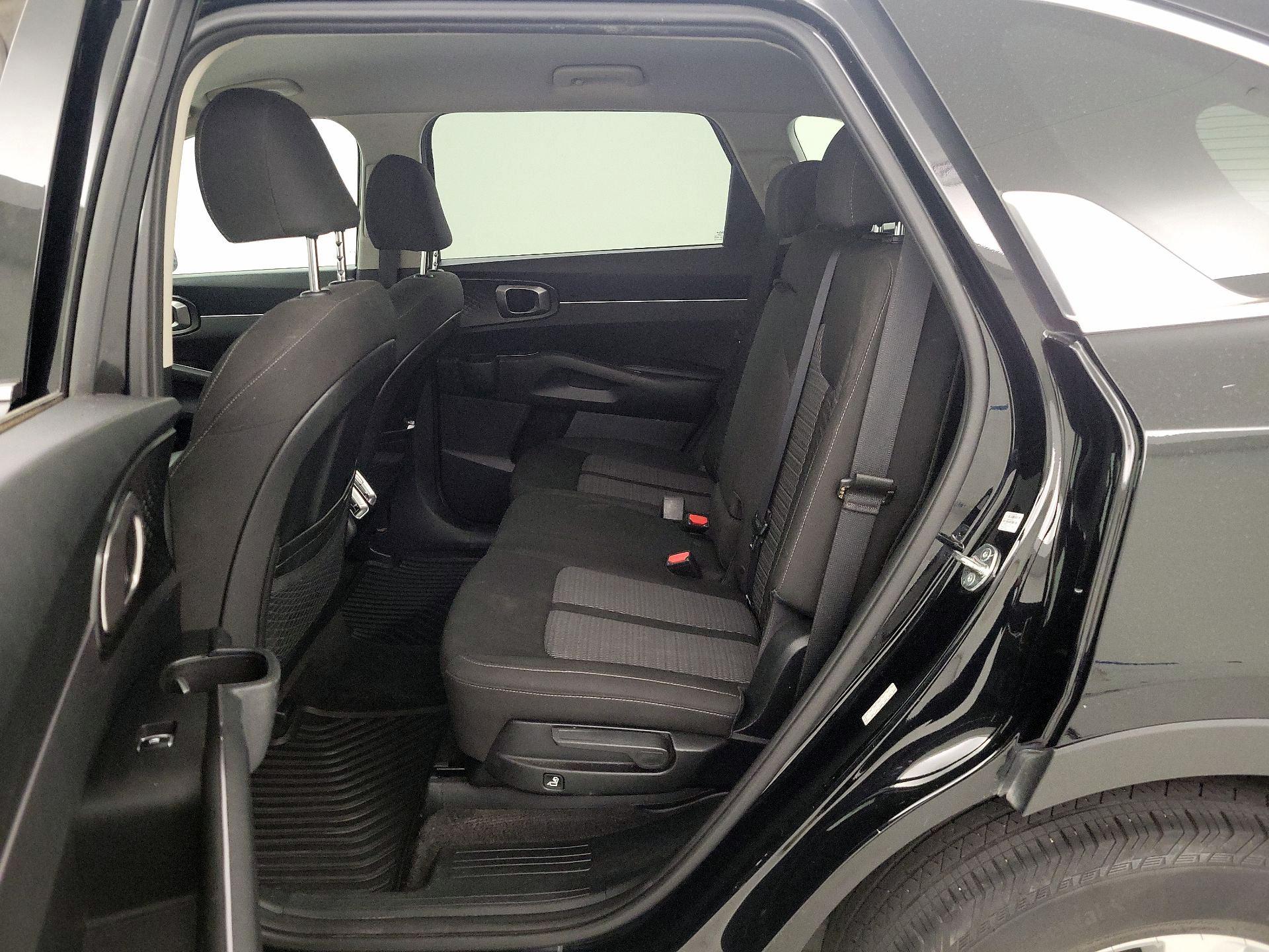 Thumbnail: 2023 Kia Sorento - 19