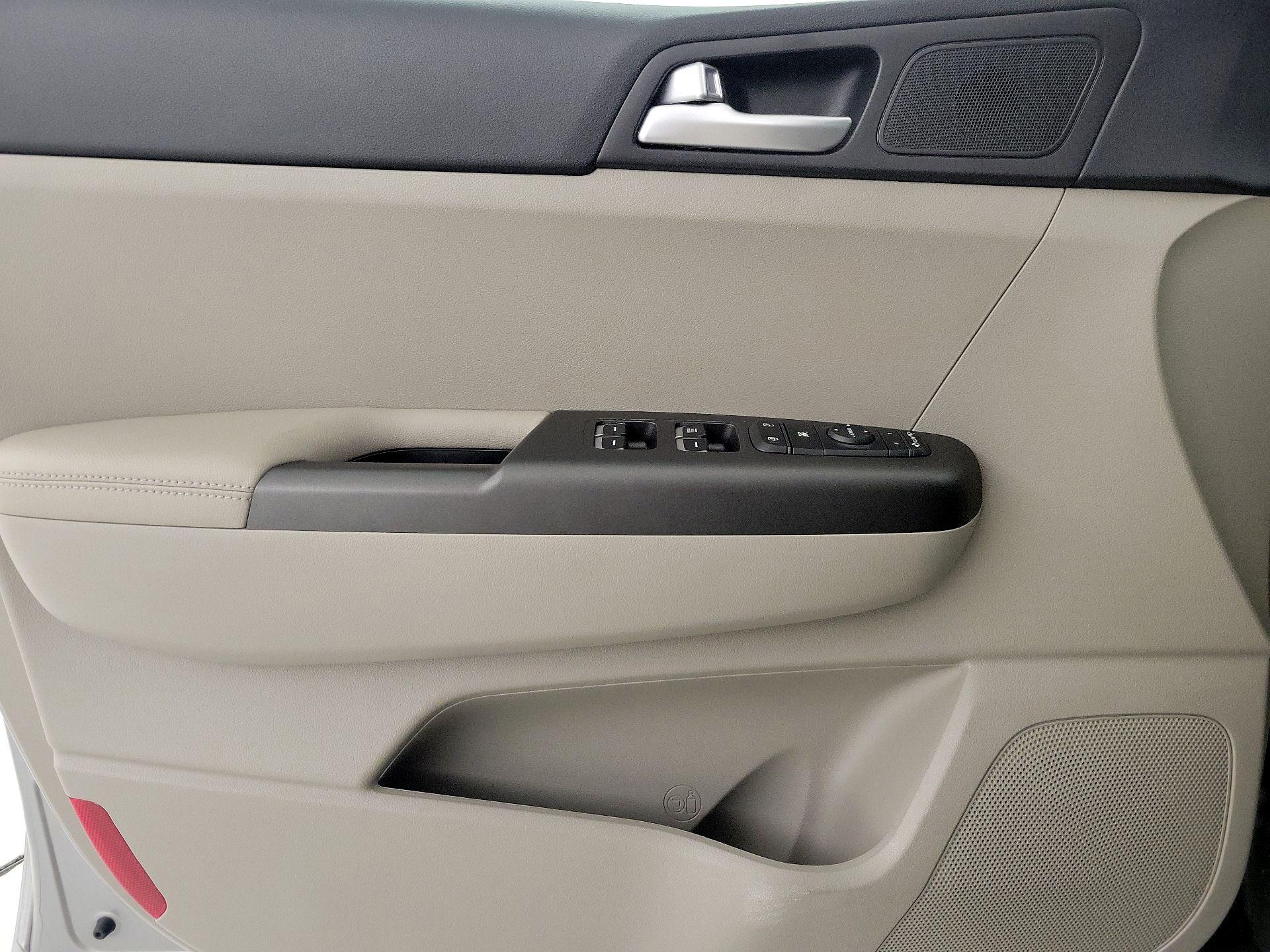 Thumbnail: 2022 Kia Sportage - 12