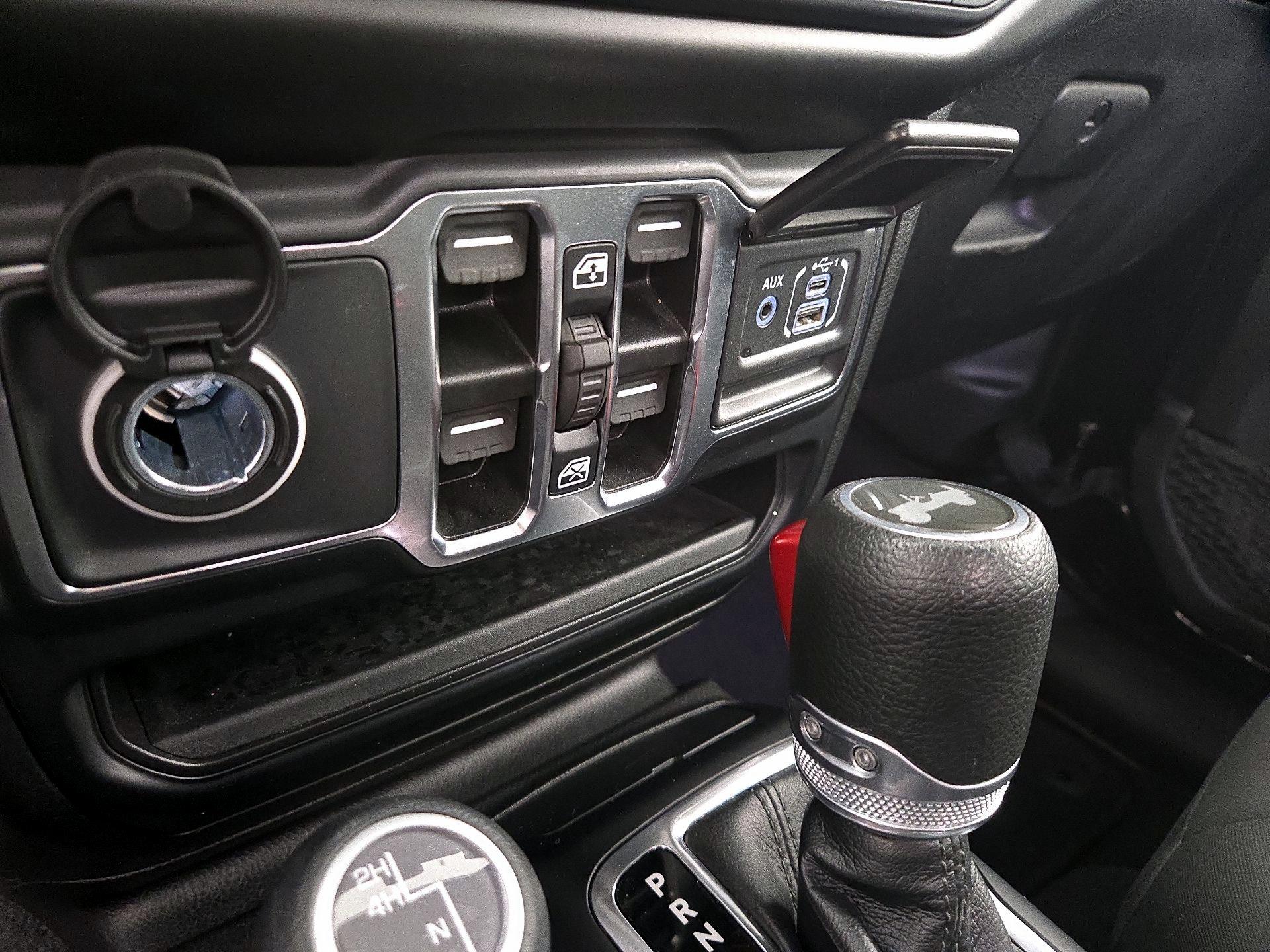 Thumbnail: 2021 Jeep Wrangler - 18