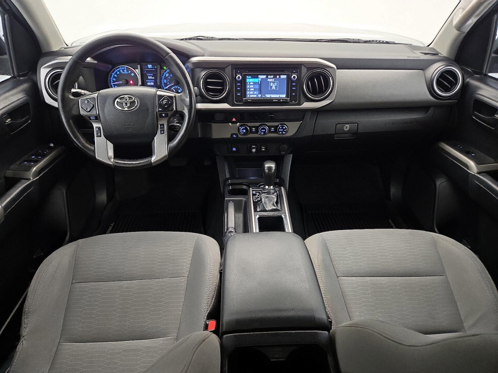 2018 Toyota Tacoma SR5 - Photo 10