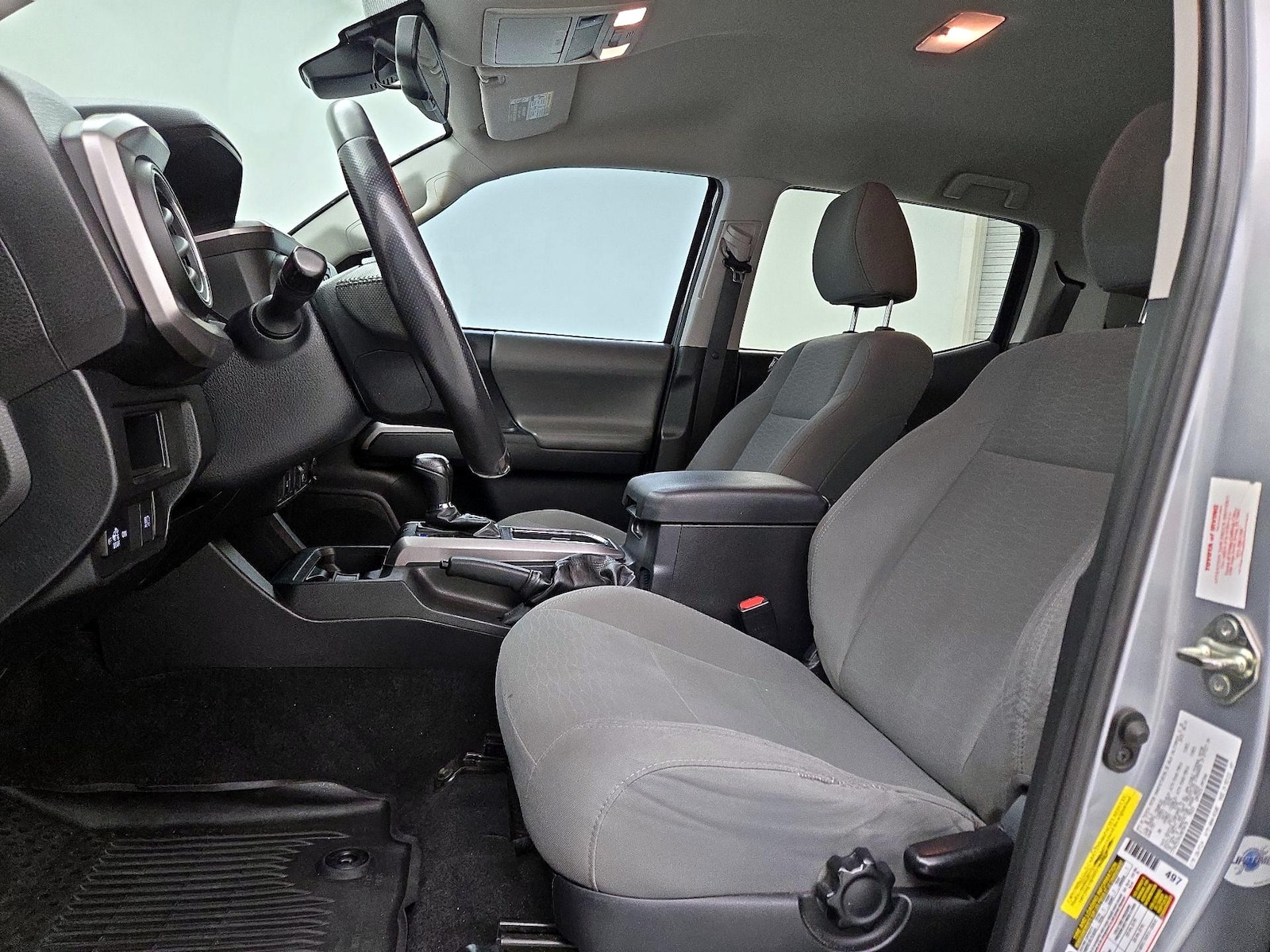 2018 Toyota Tacoma SR5 - Photo 12