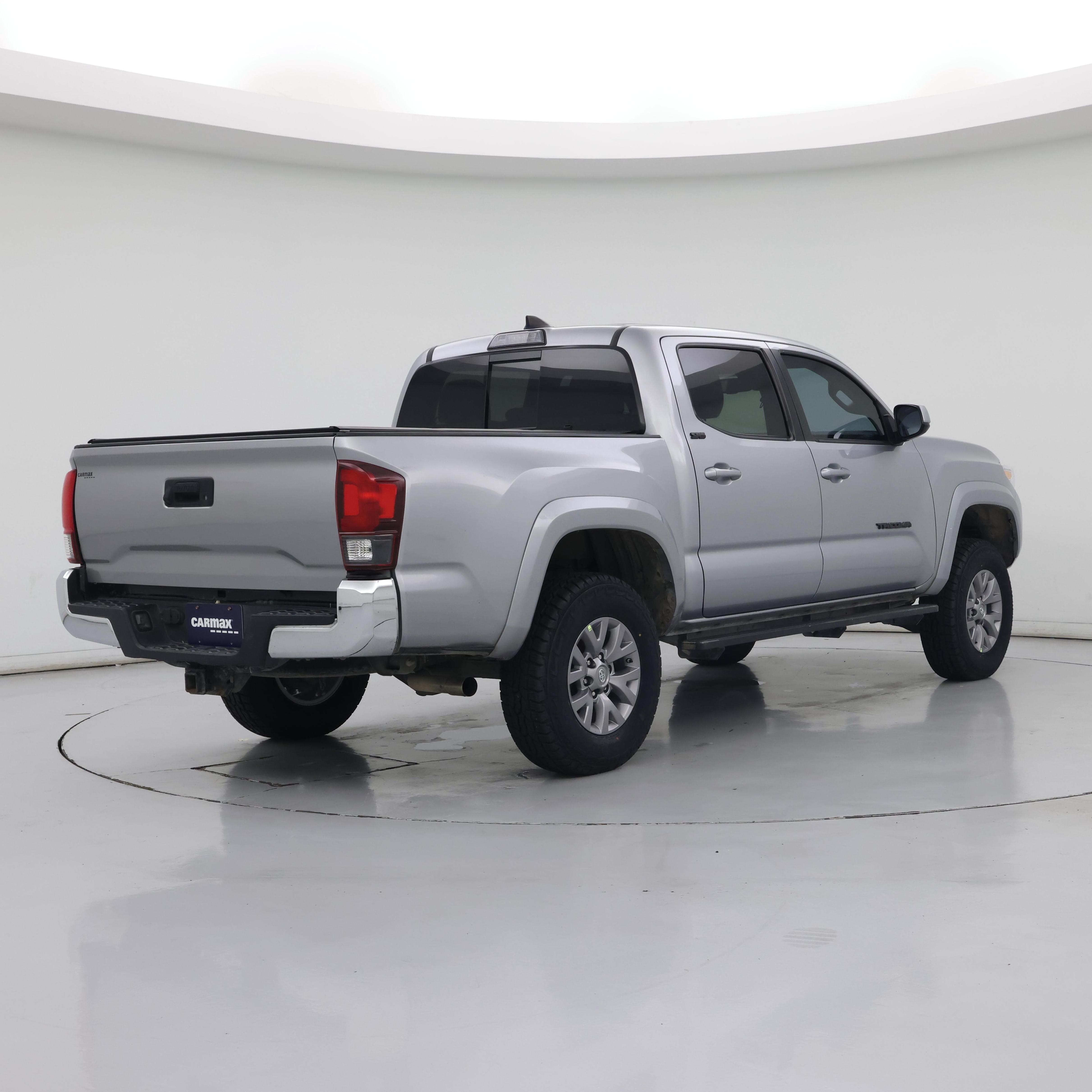 Thumbnail: 2018 Toyota Tacoma - 8