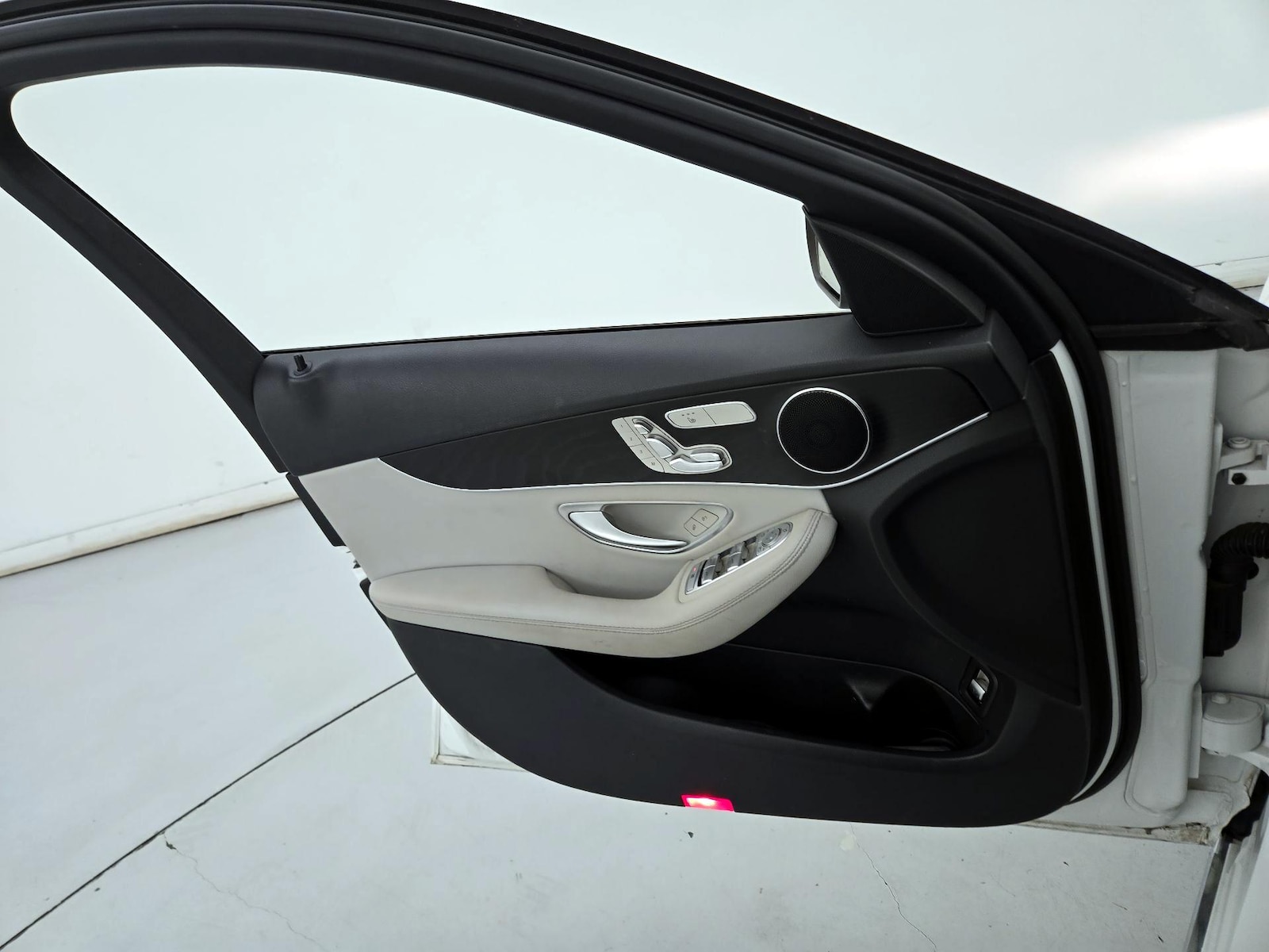 2016 Mercedes-Benz C-Class C300 - Photo 13
