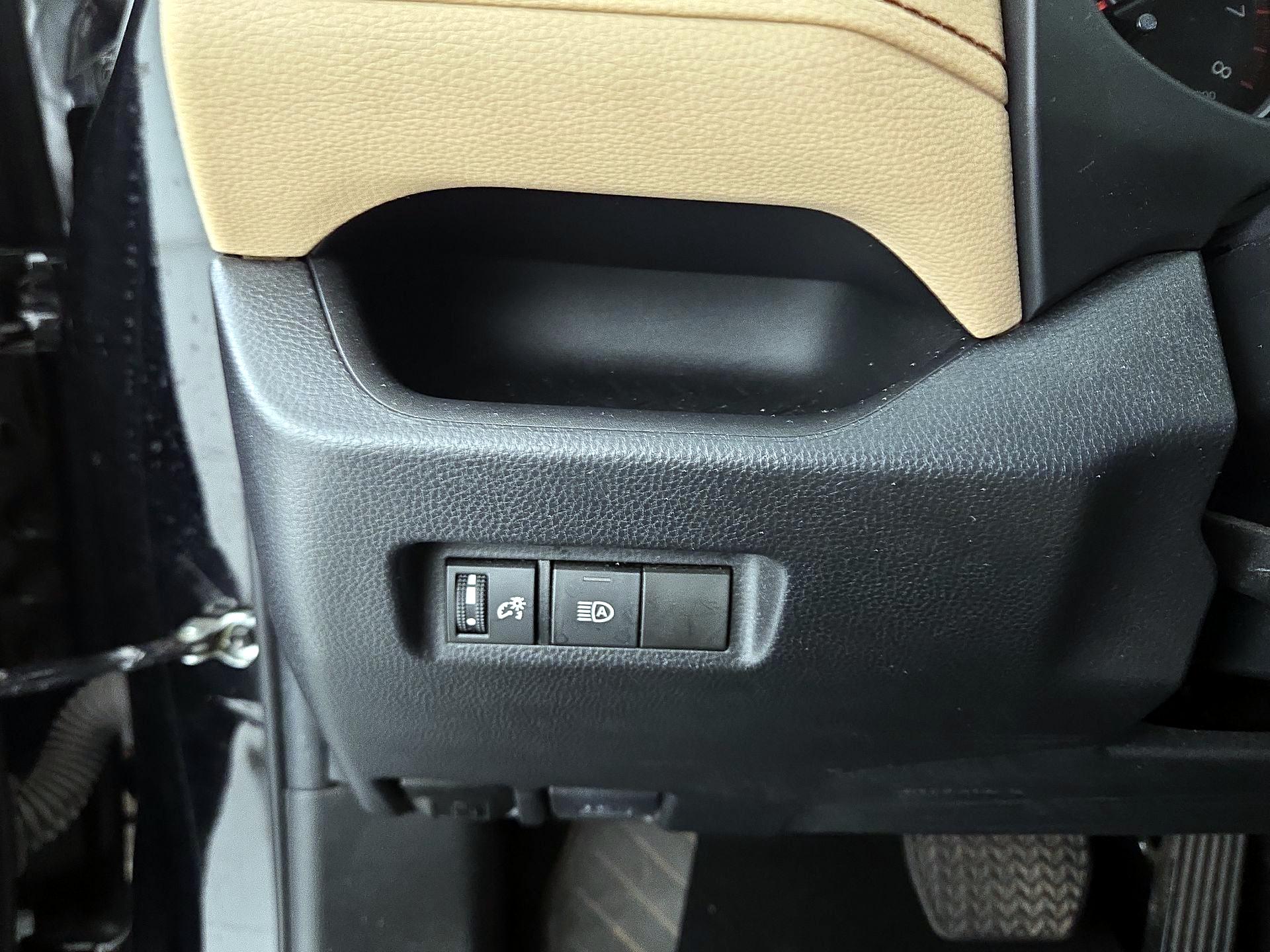 Thumbnail: 2022 Toyota RAV4 - 13