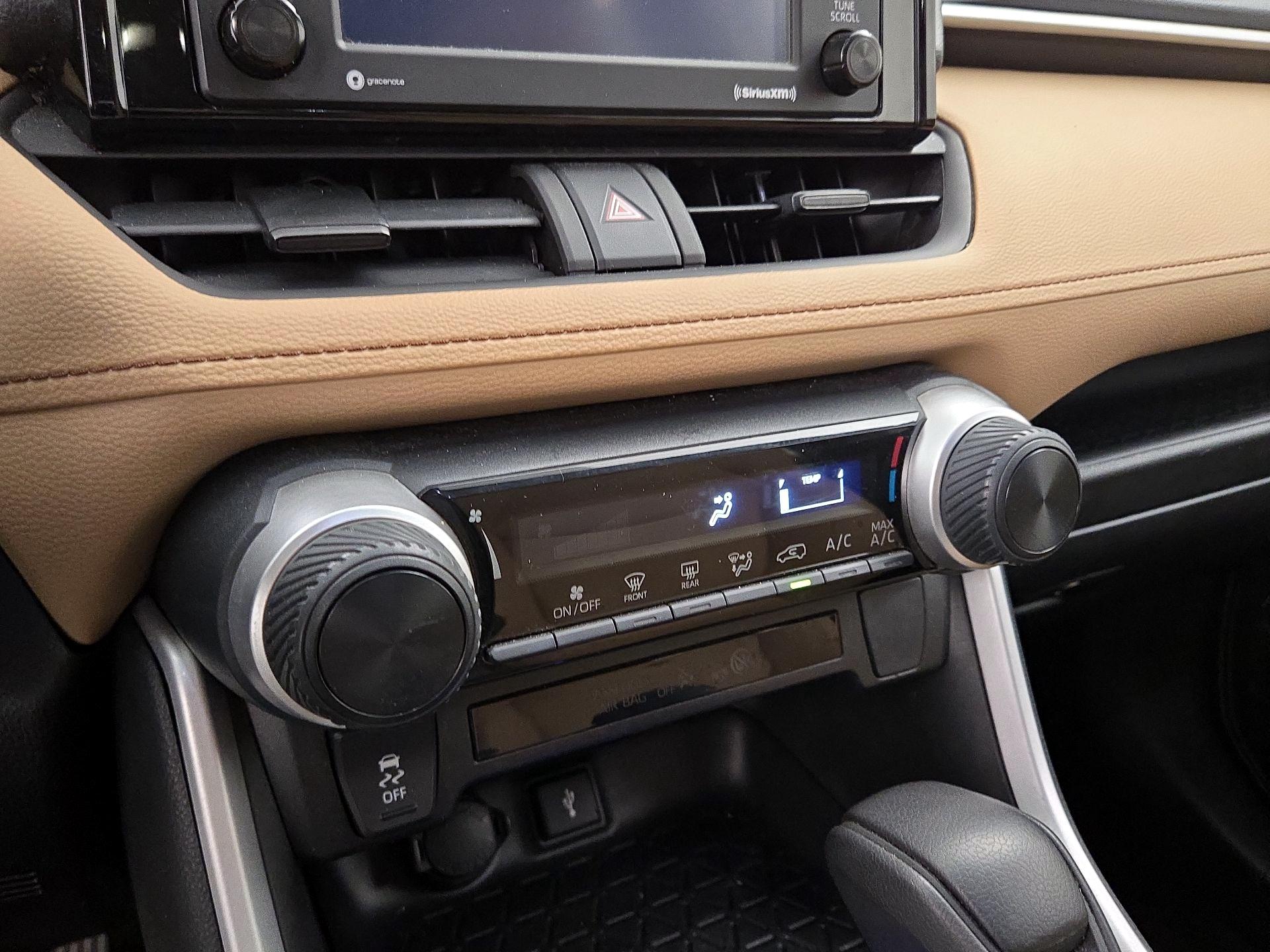 Thumbnail: 2022 Toyota RAV4 - 16