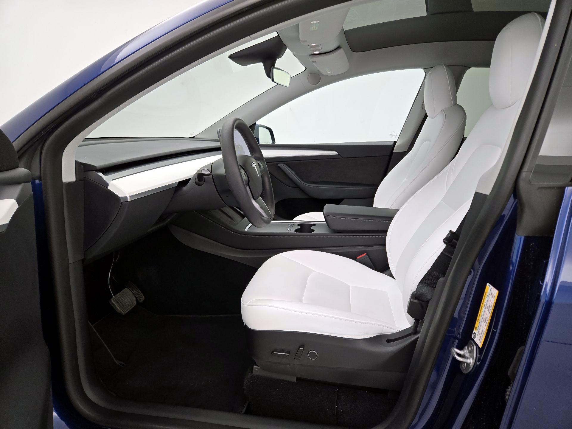 Thumbnail: 2023 Tesla Model Y - 11