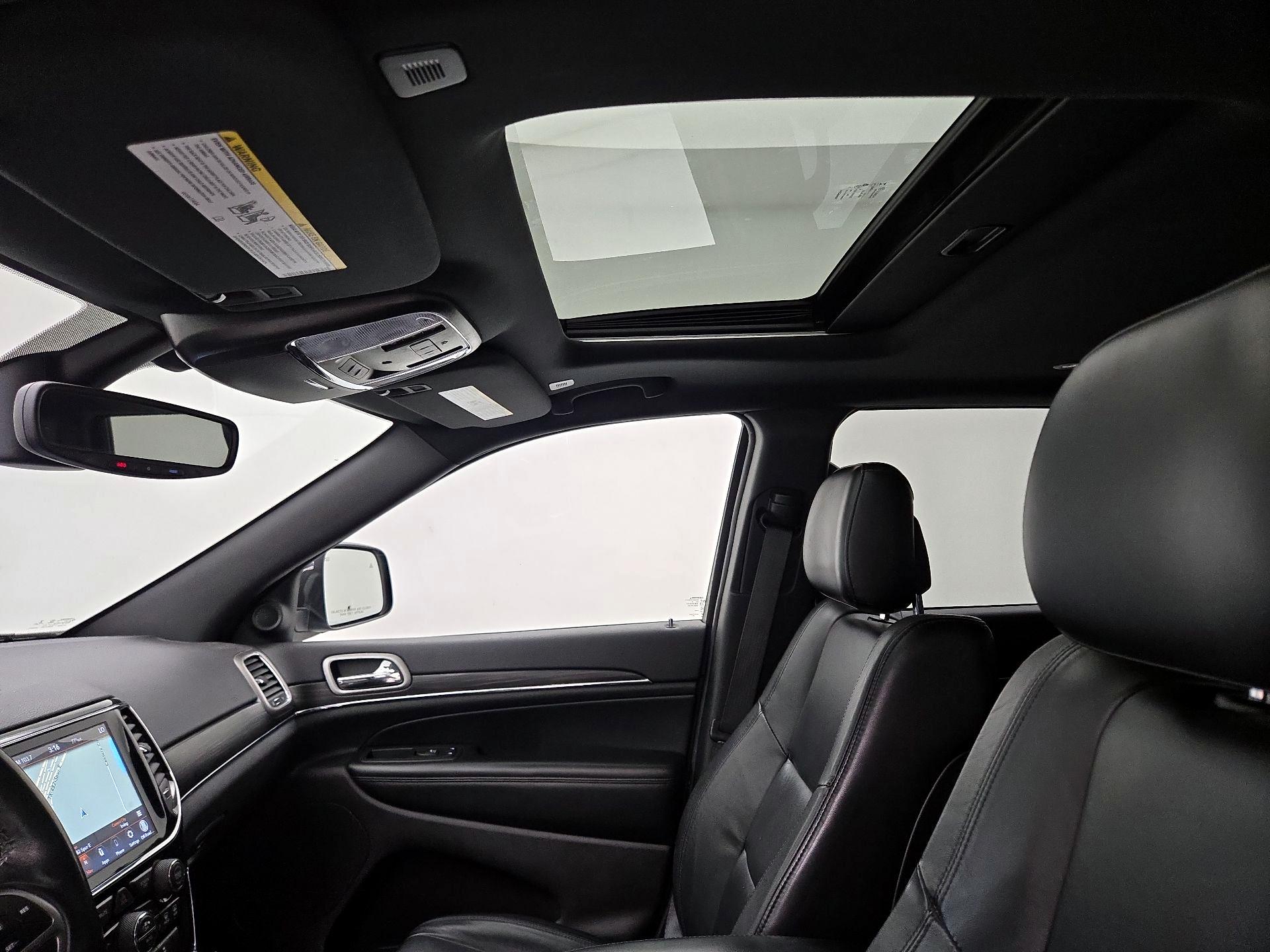 Thumbnail: 2020 Jeep Grand Cherokee - 20