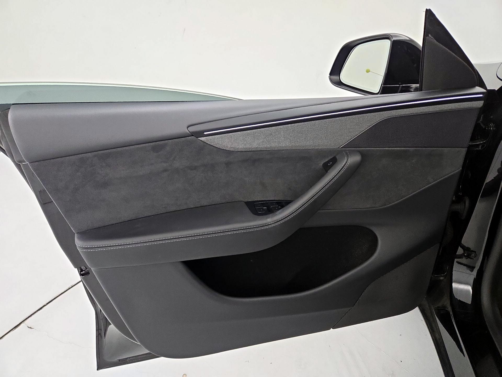 Thumbnail: 2026 Tesla Model Y - 12