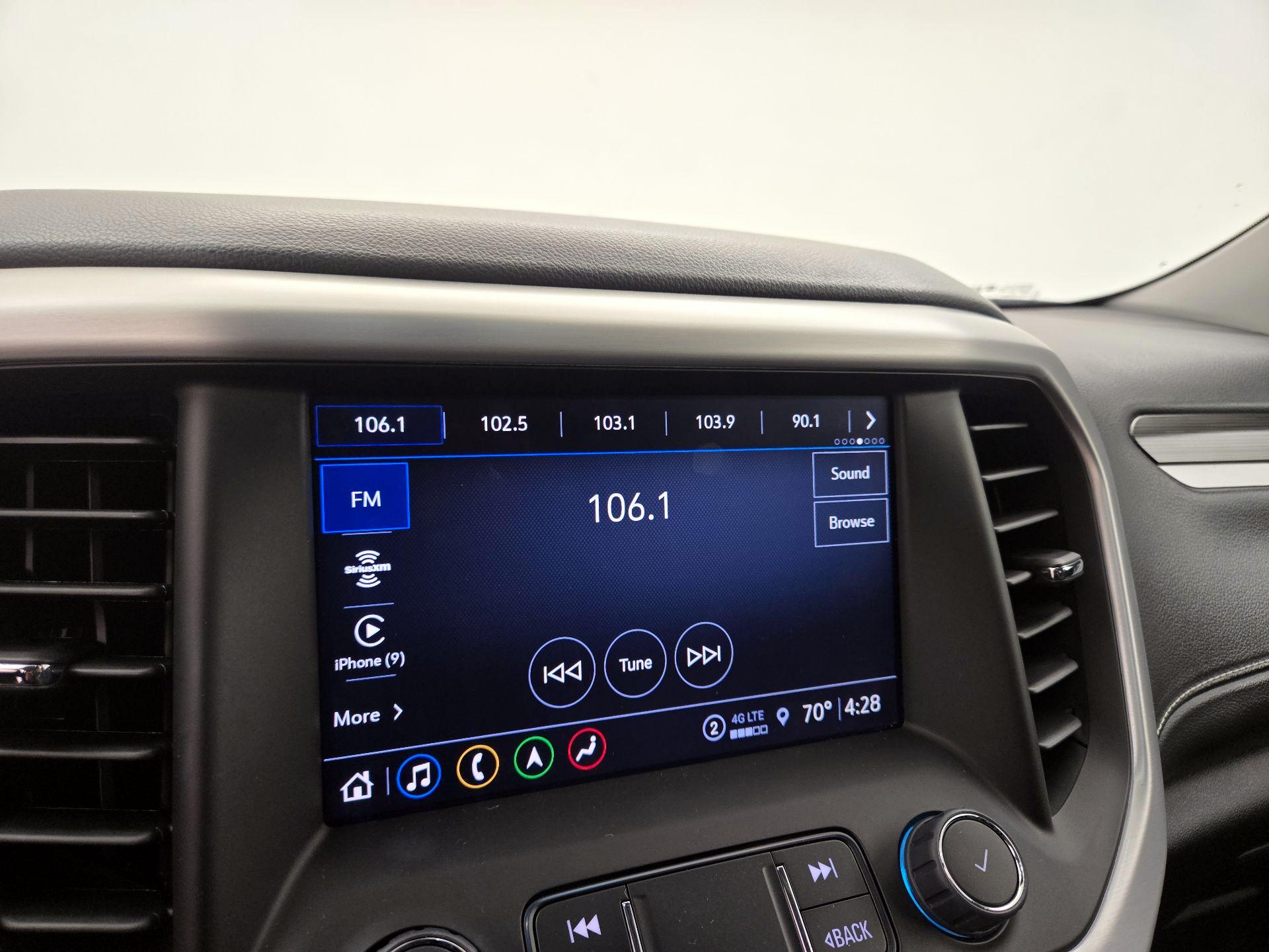 Thumbnail: 2023 GMC Acadia - 16