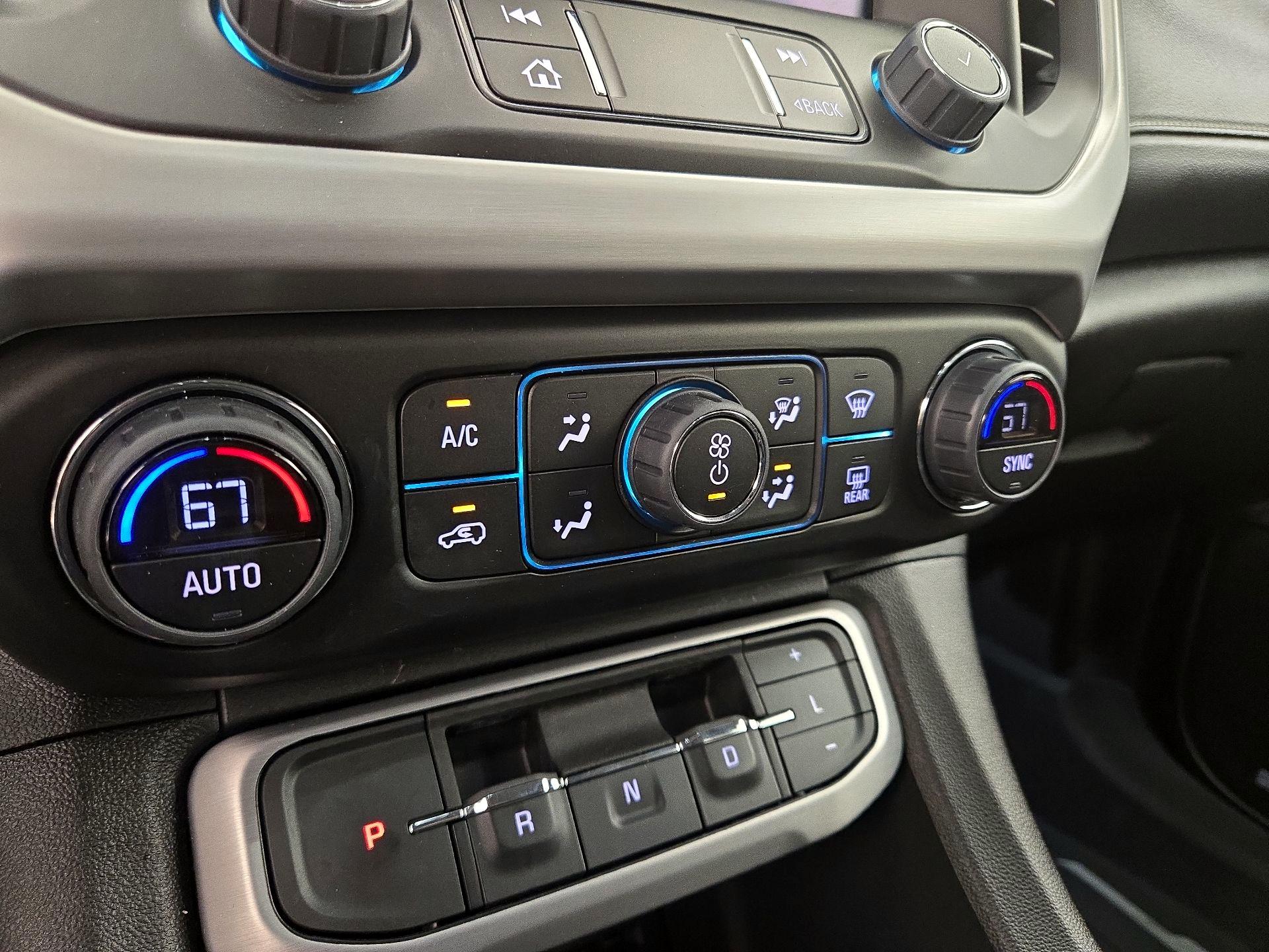 Thumbnail: 2023 GMC Acadia - 17