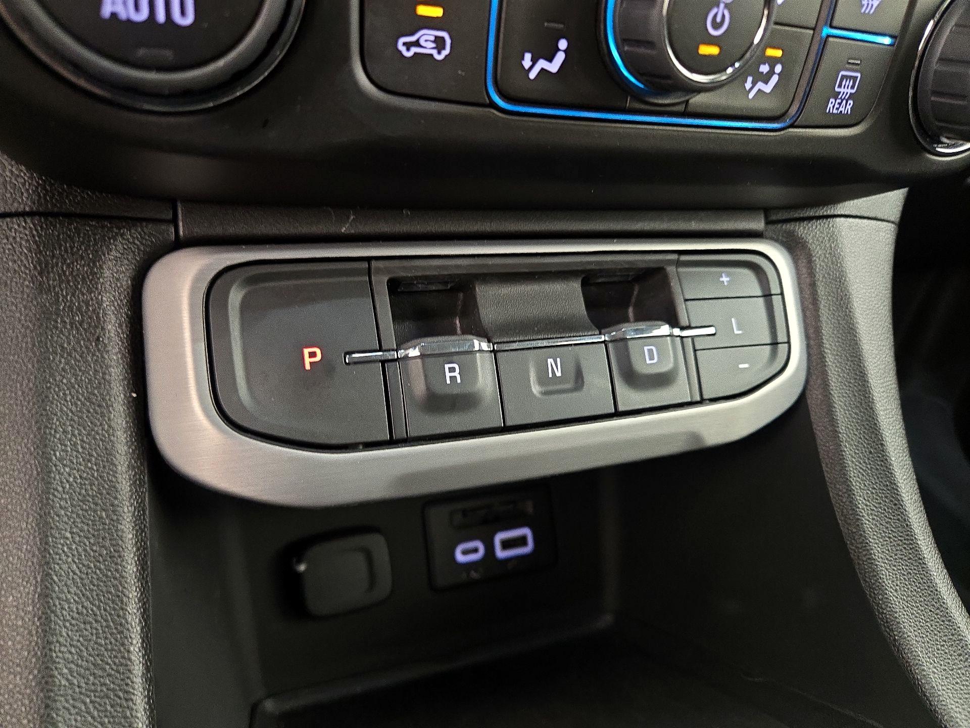 Thumbnail: 2023 GMC Acadia - 18