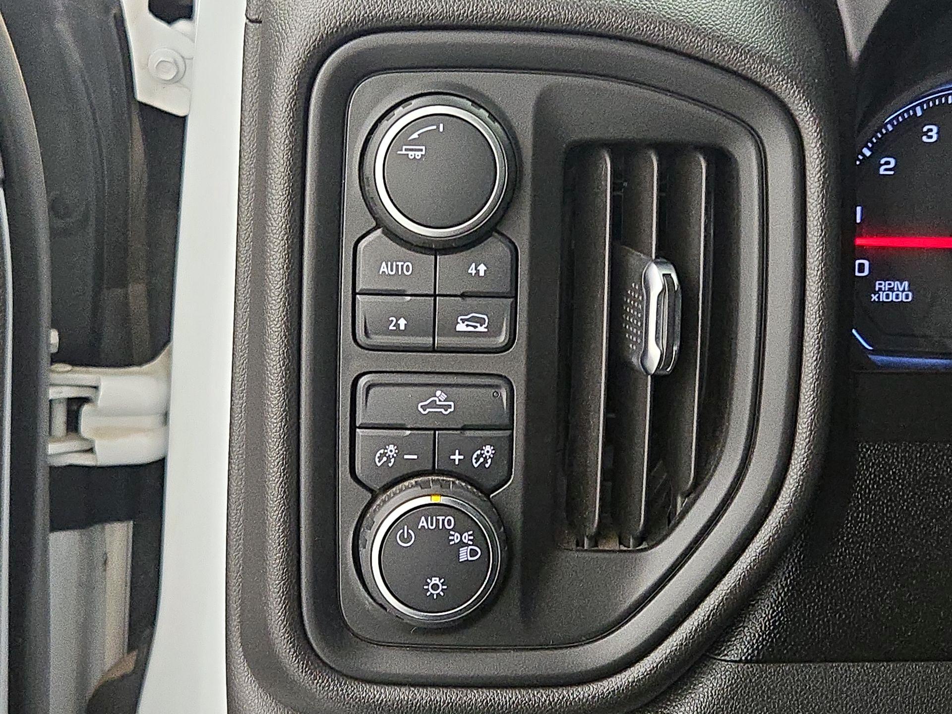 Thumbnail: 2021 Chevrolet Silverado 1500 - 13