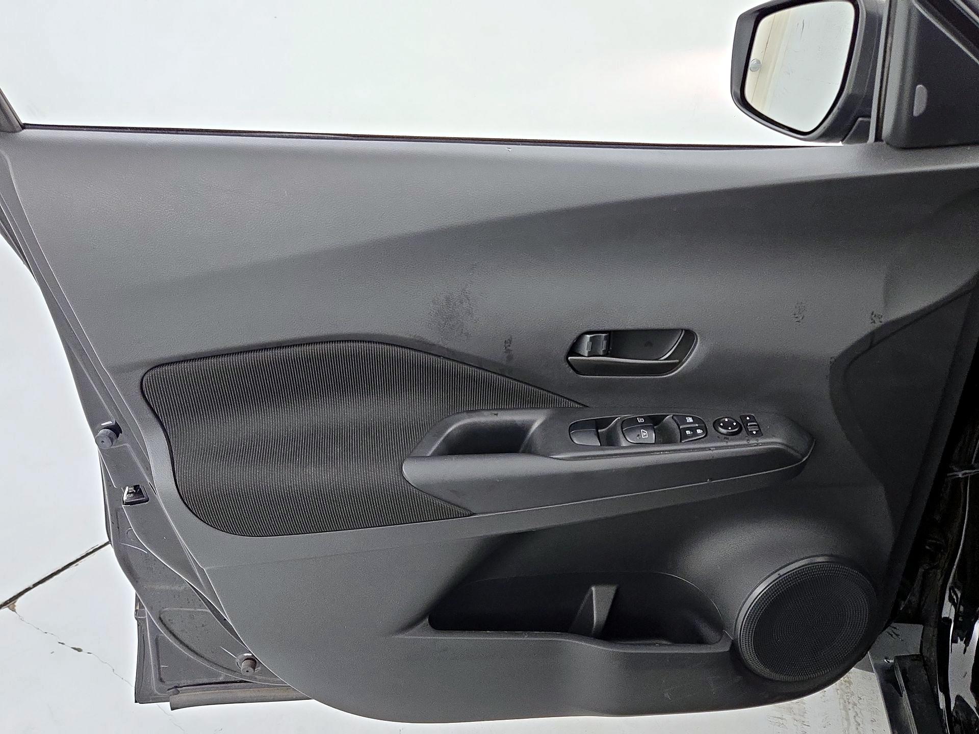 Thumbnail: 2023 Nissan Kicks - 12