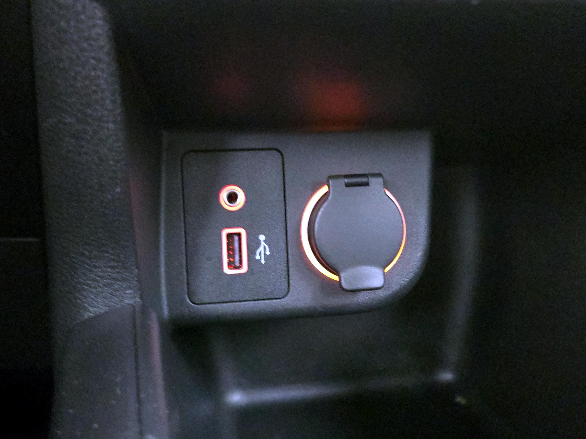 Thumbnail: 2023 Nissan Kicks - 18