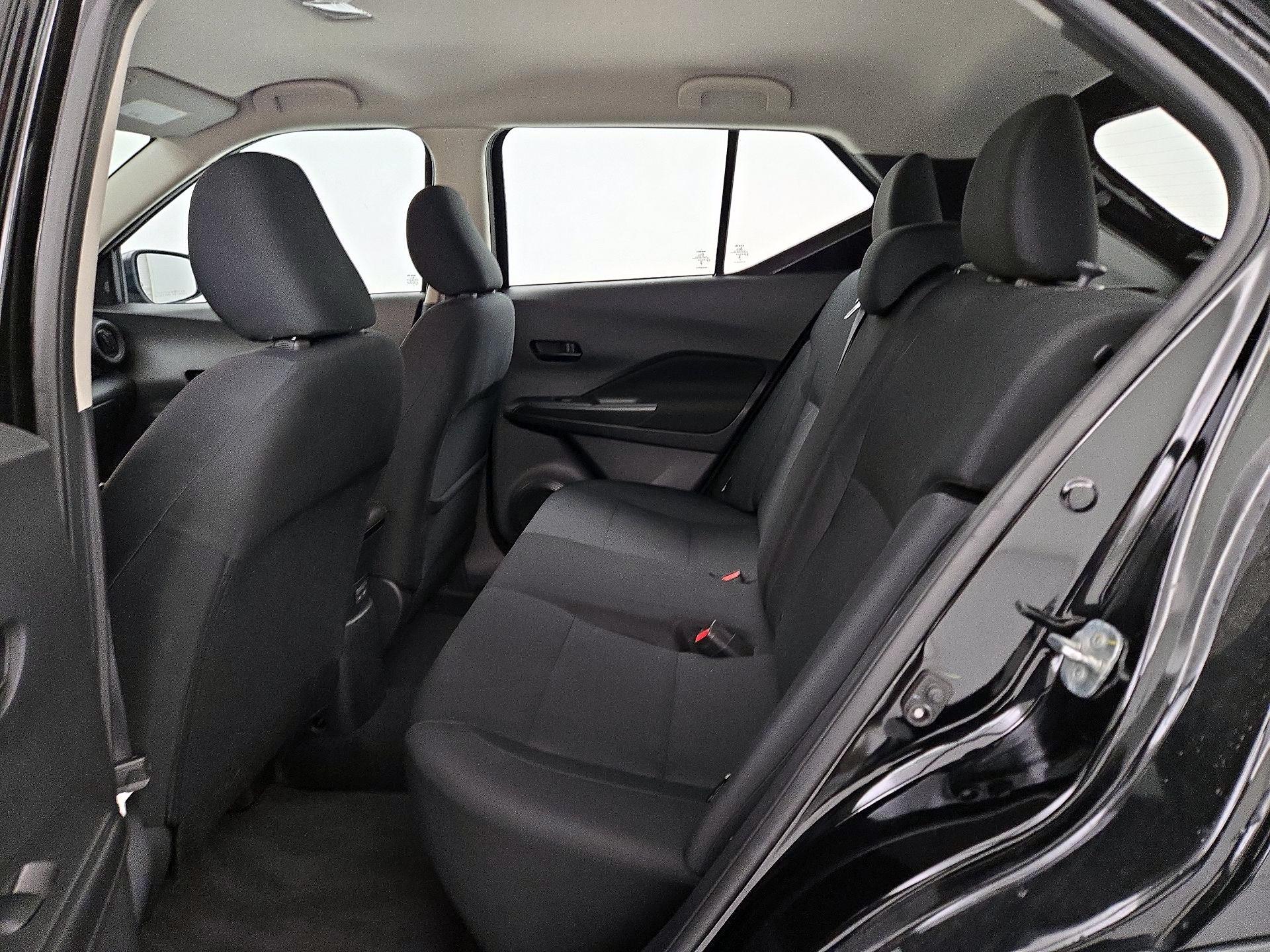 Thumbnail: 2023 Nissan Kicks - 19