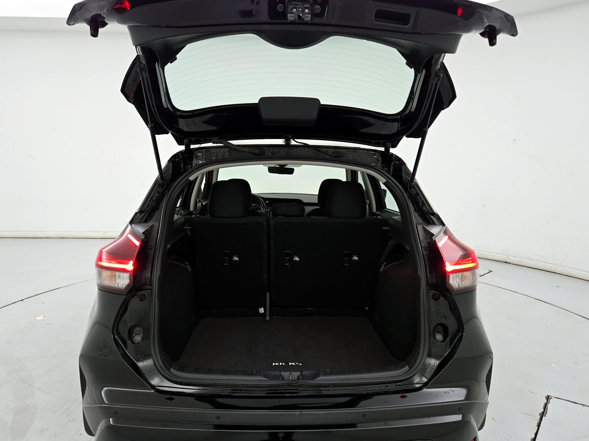 Thumbnail: 2023 Nissan Kicks - 20