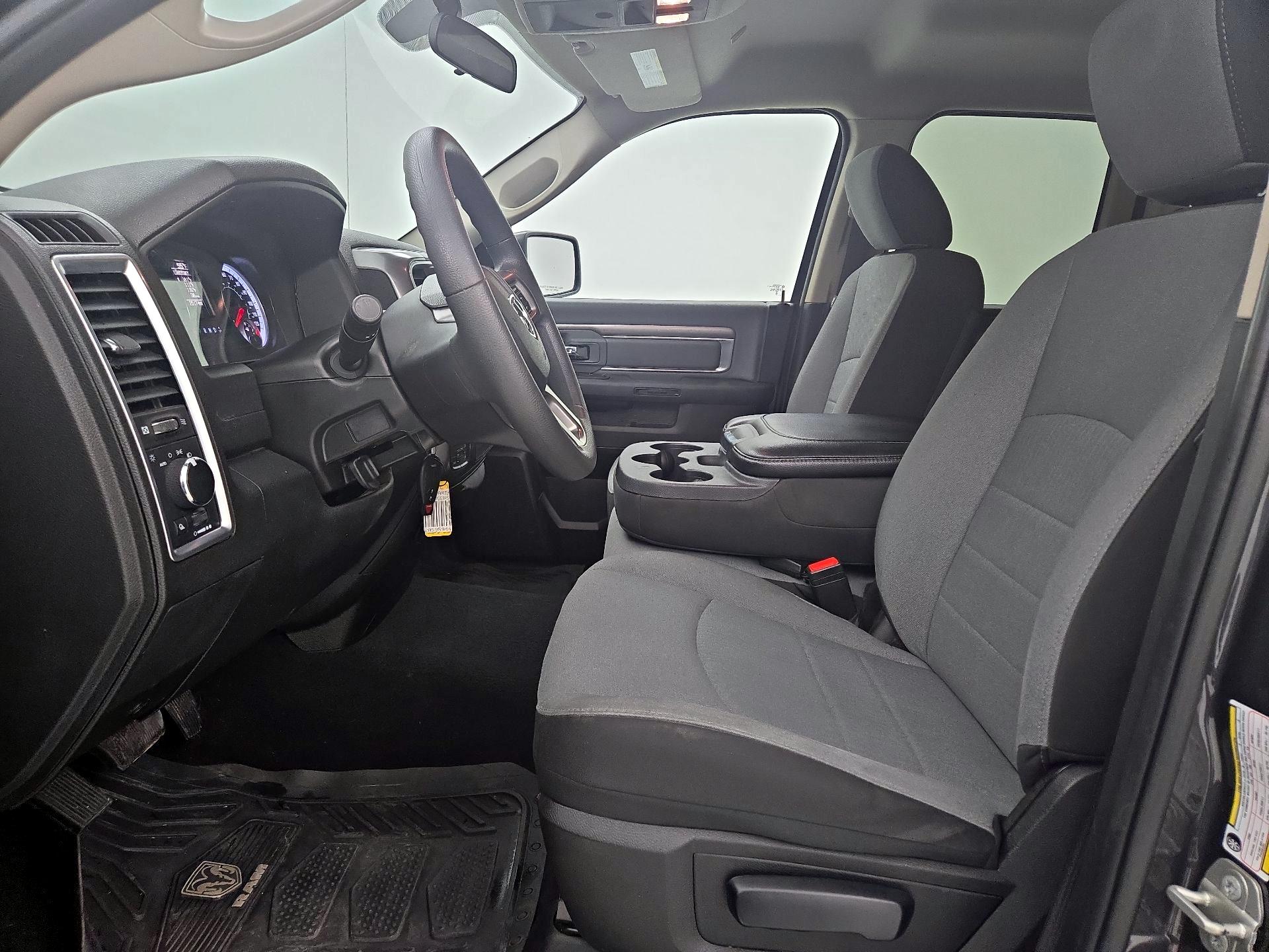 Thumbnail: 2024 RAM 1500 Classic - 11