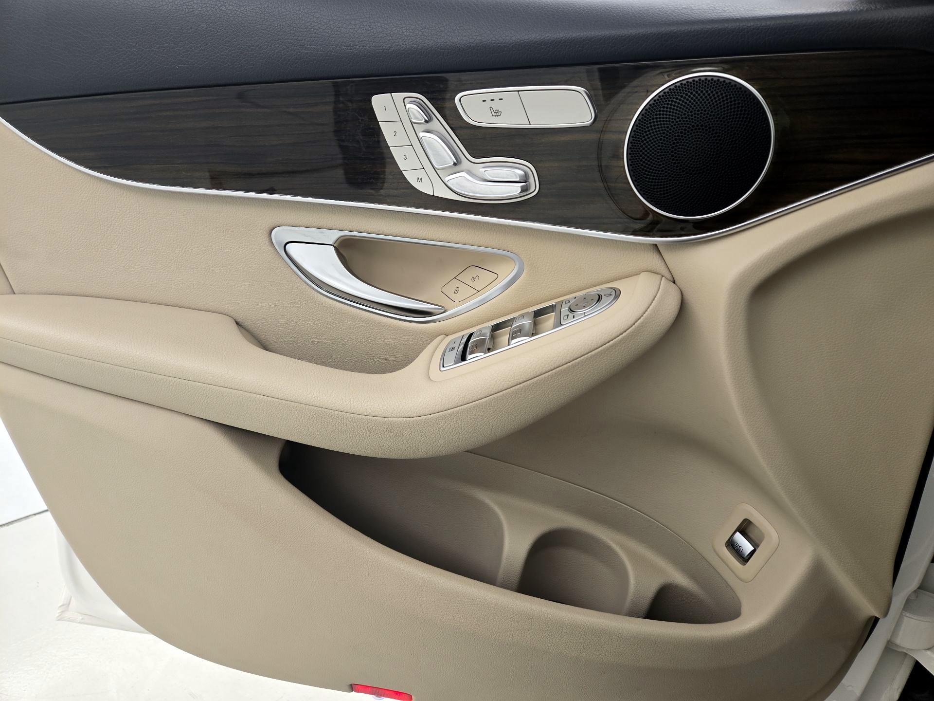 Thumbnail: 2021 Mercedes-Benz GLC - 12