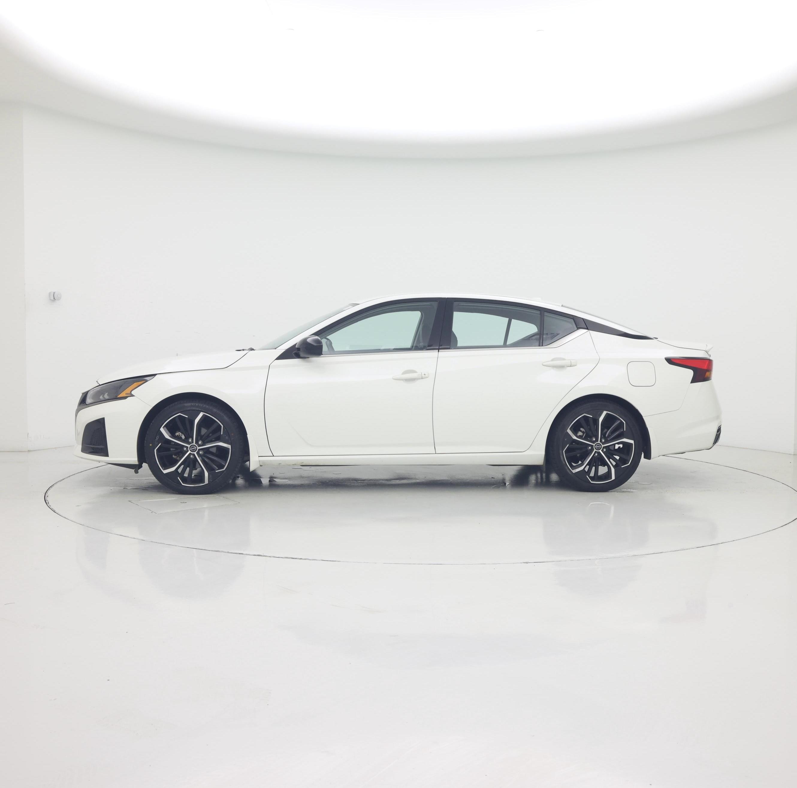 Thumbnail: 2023 Nissan Altima - 3