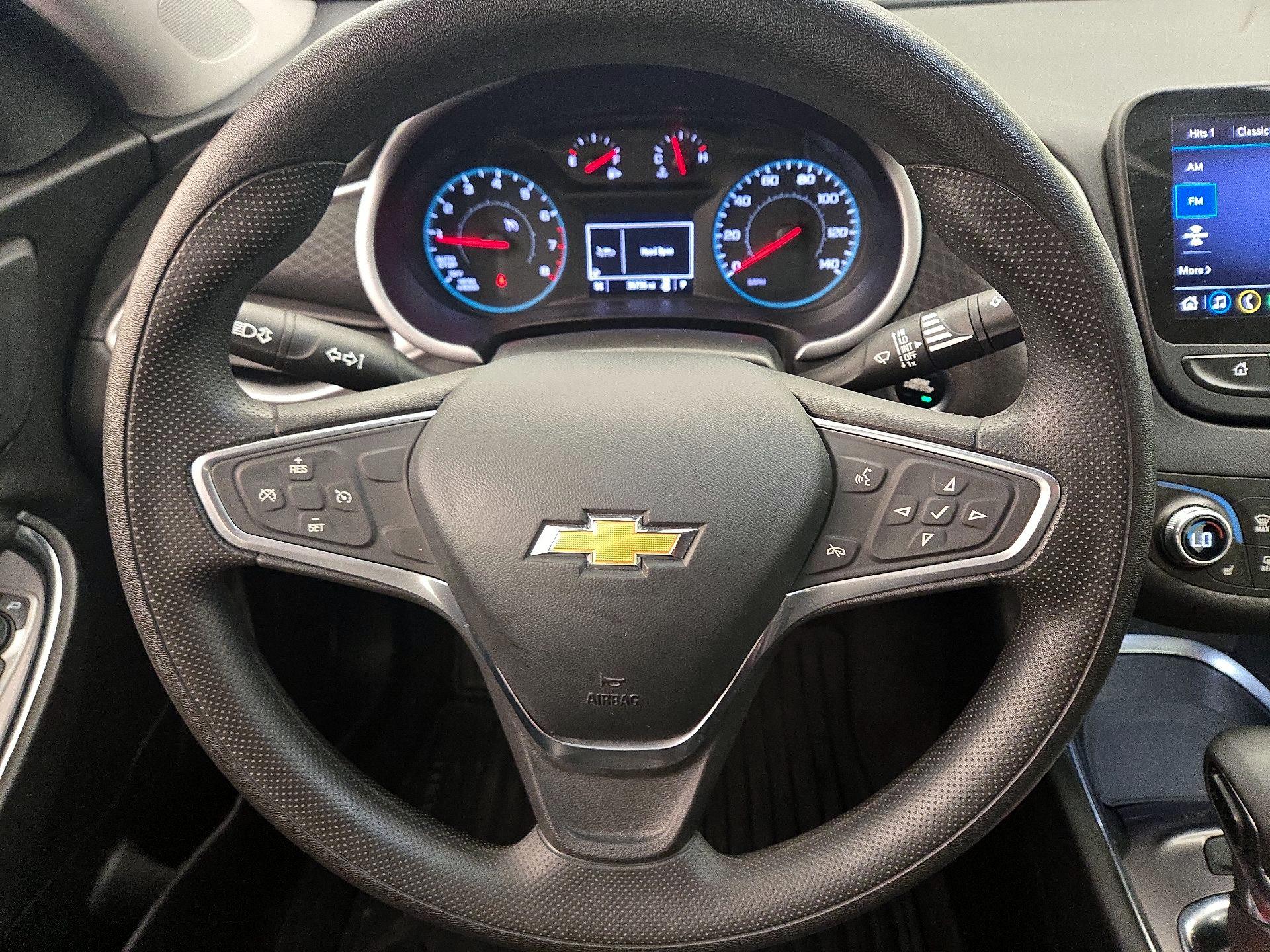 Thumbnail: 2022 Chevrolet Malibu - 10