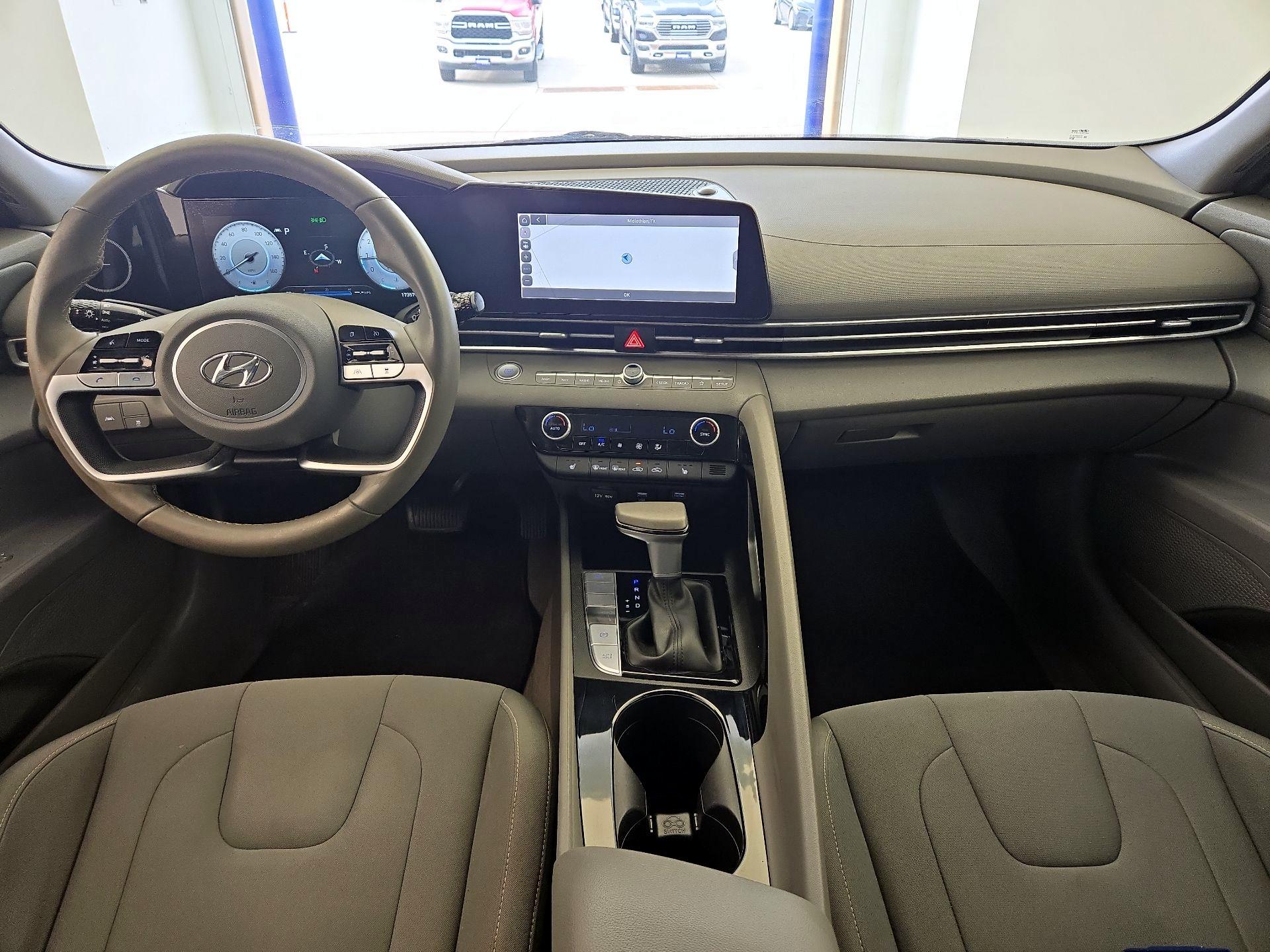 Thumbnail: 2023 Hyundai Elantra - 9