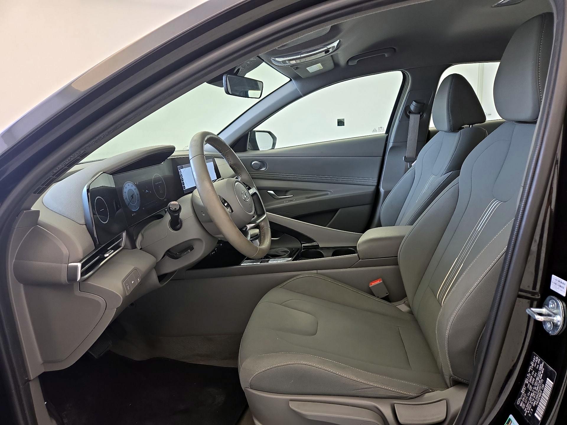 Thumbnail: 2023 Hyundai Elantra - 11