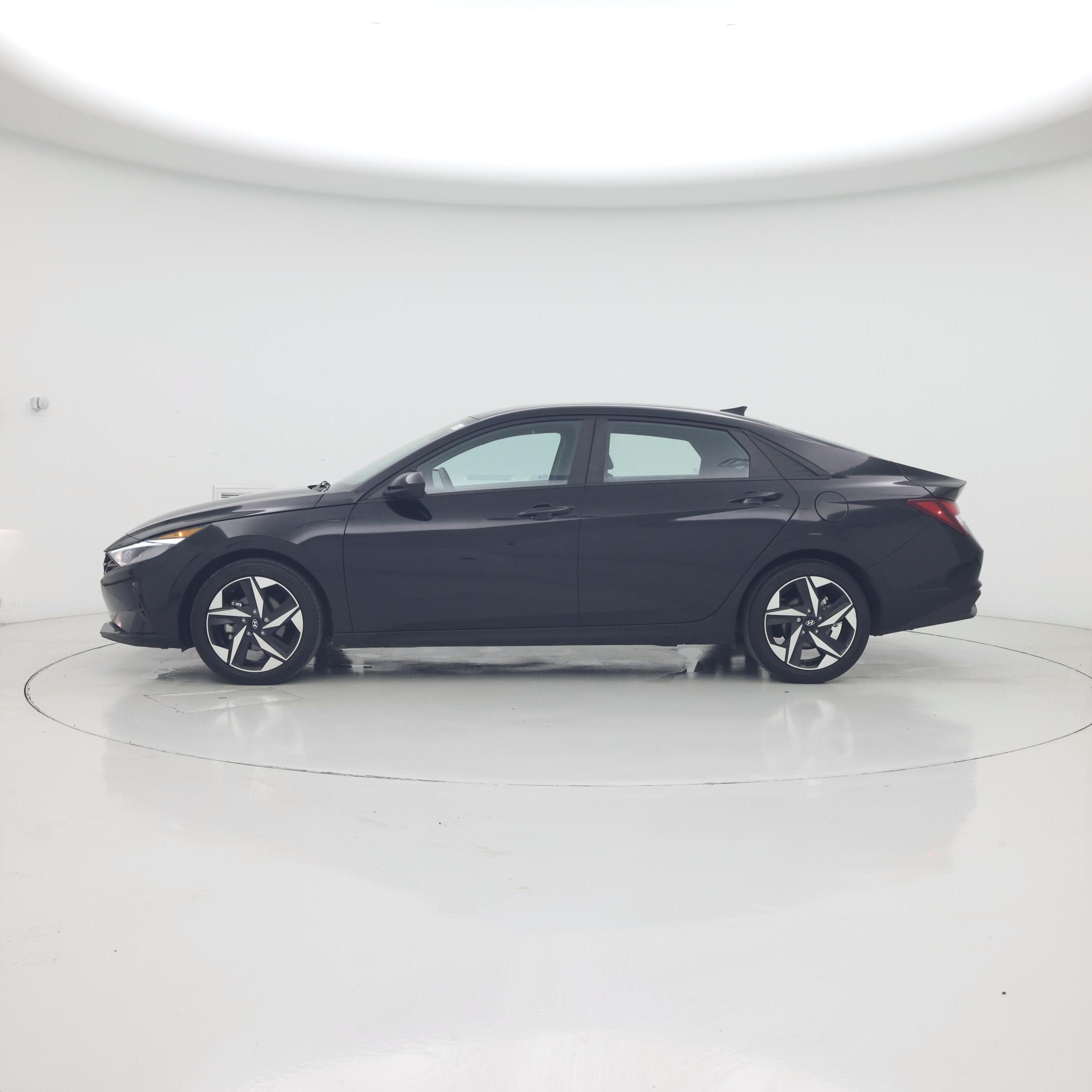 Thumbnail: 2023 Hyundai Elantra - 3