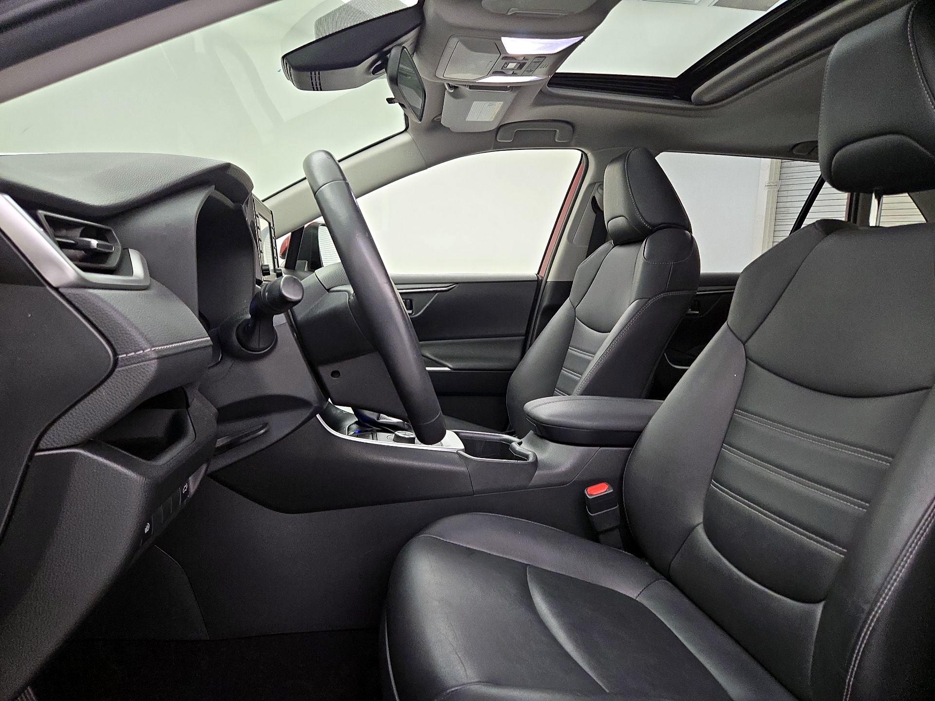 Thumbnail: 2022 Toyota RAV4 - 11