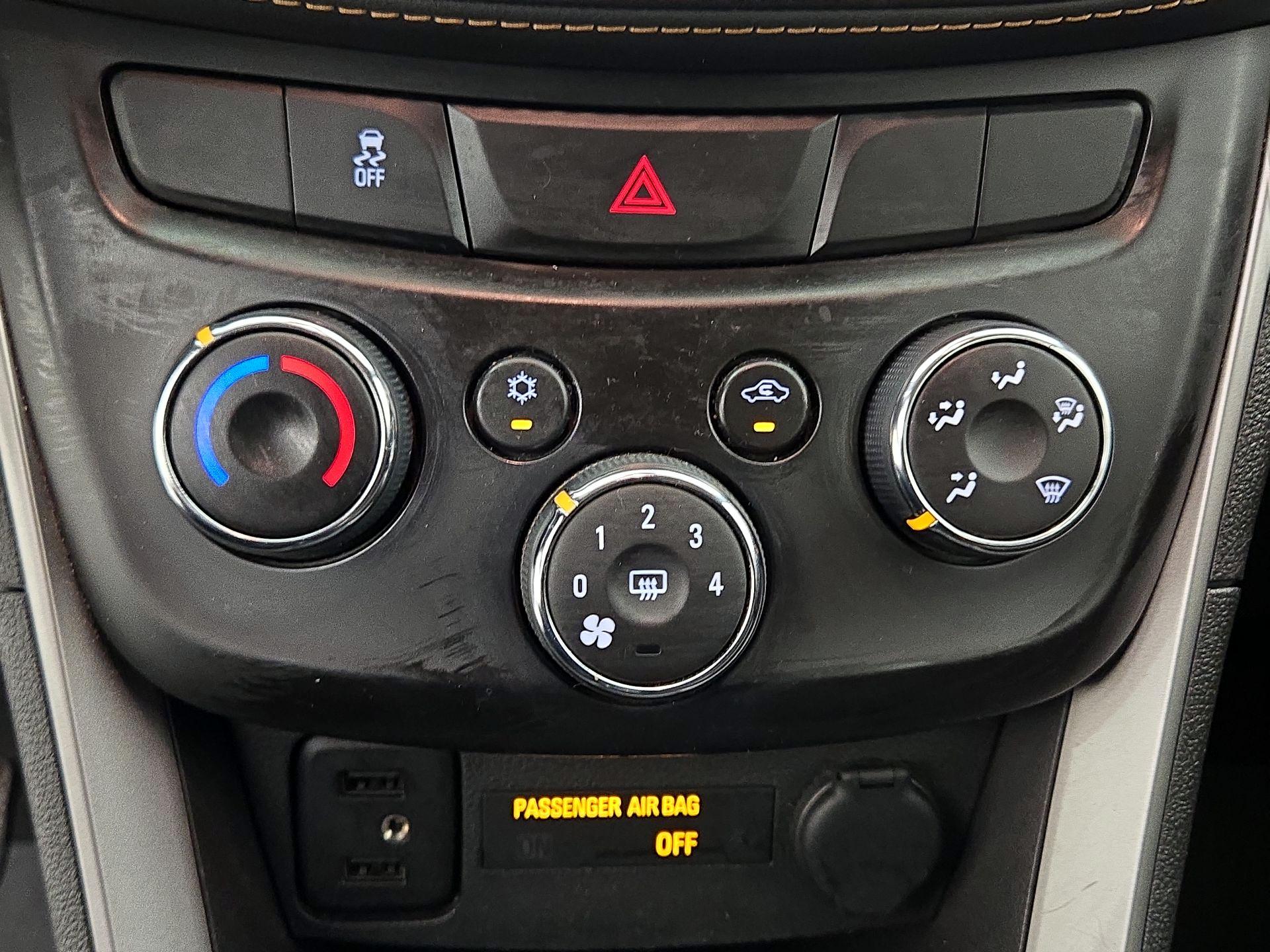 Thumbnail: 2021 Chevrolet Trax - 16