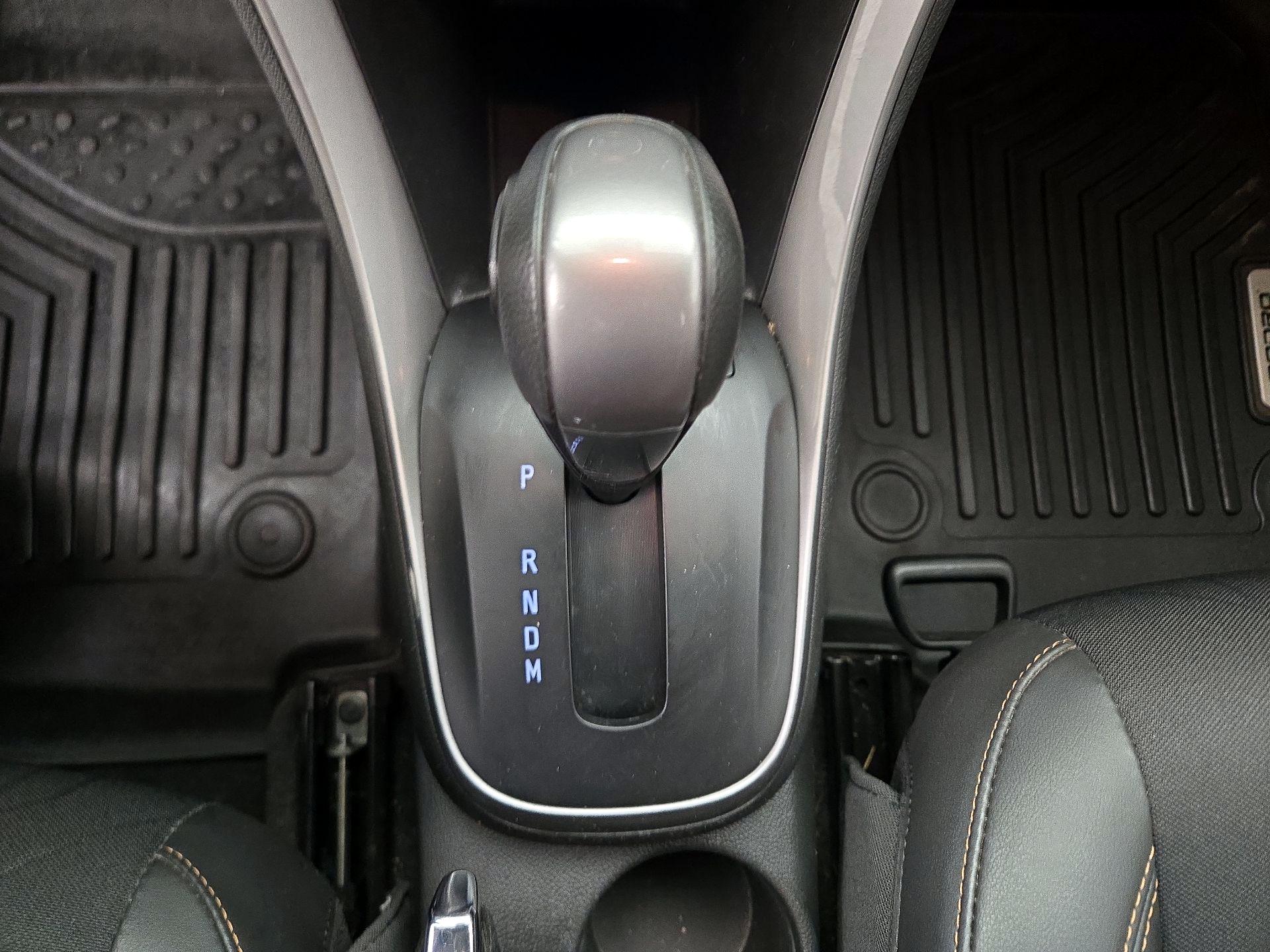 Thumbnail: 2021 Chevrolet Trax - 17