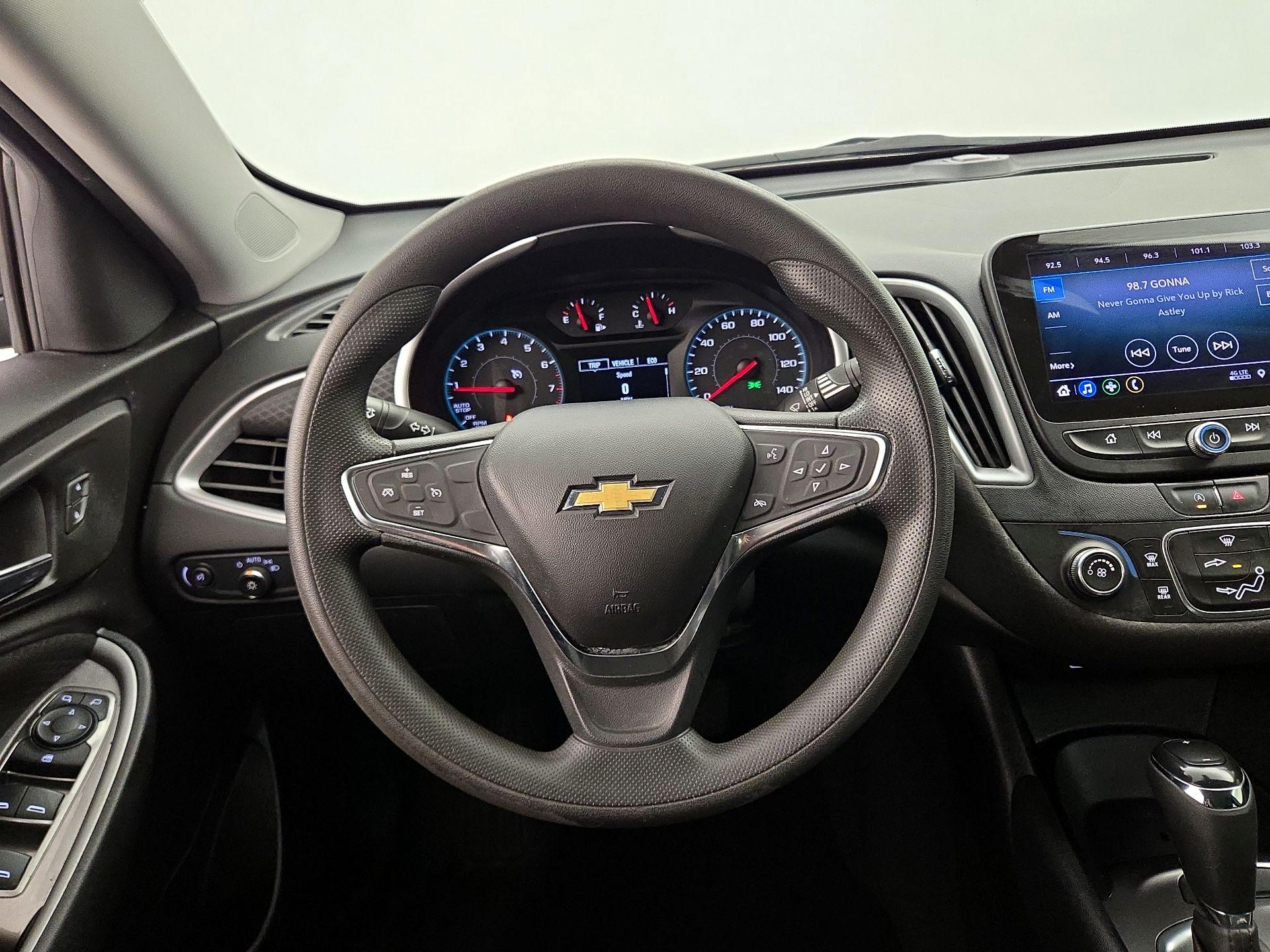 Thumbnail: 2020 Chevrolet Malibu - 10