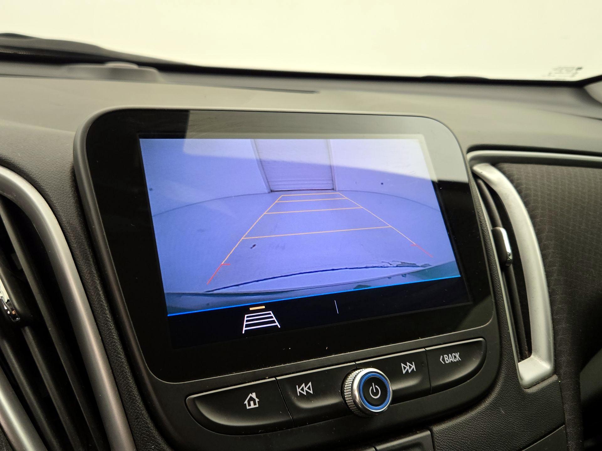 Thumbnail: 2020 Chevrolet Malibu - 14