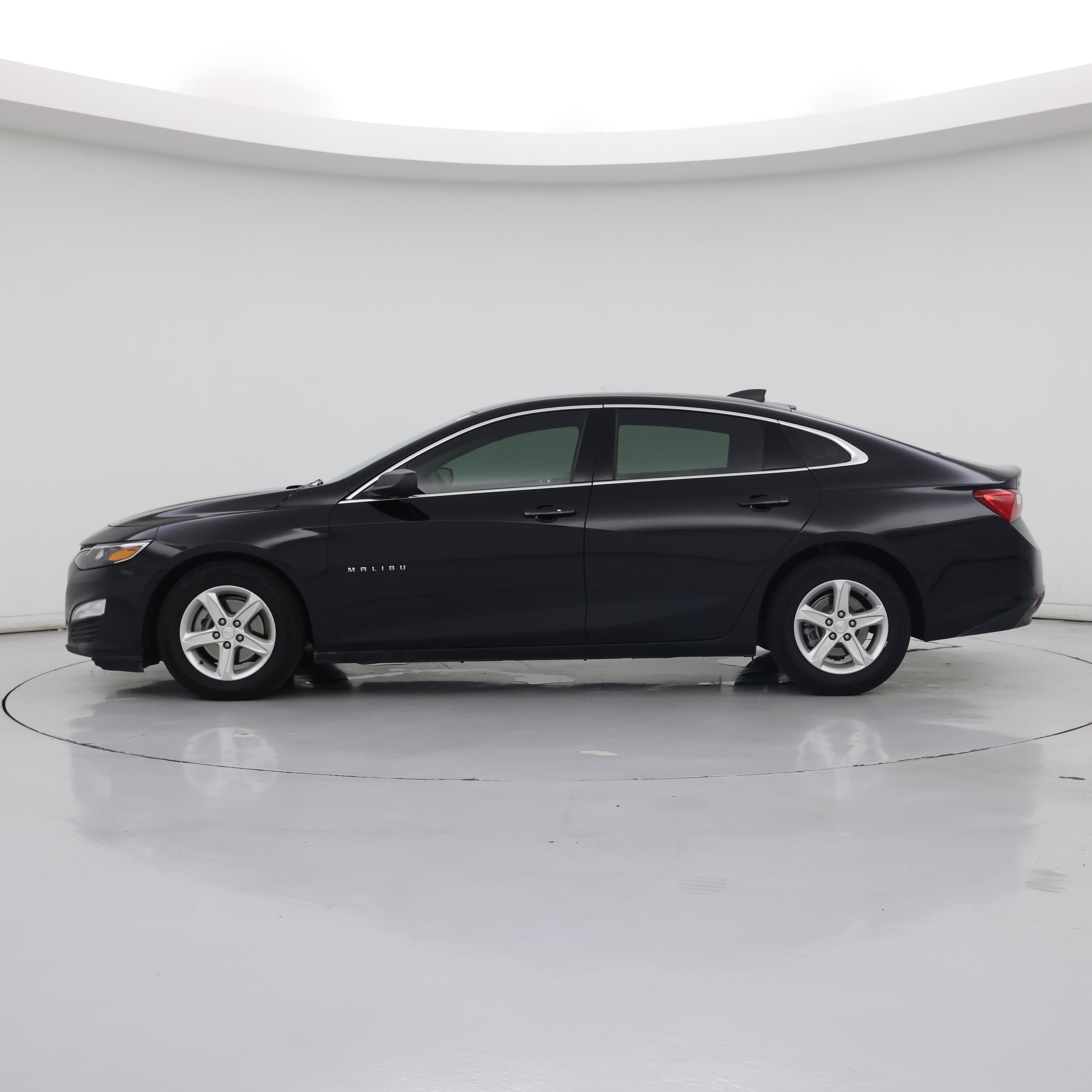 Thumbnail: 2020 Chevrolet Malibu - 3