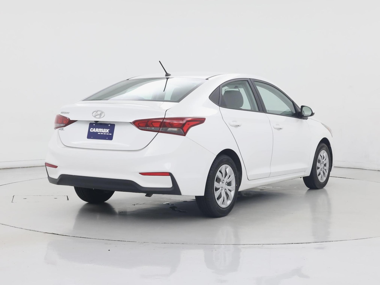2022 Hyundai Accent SE - Photo 9