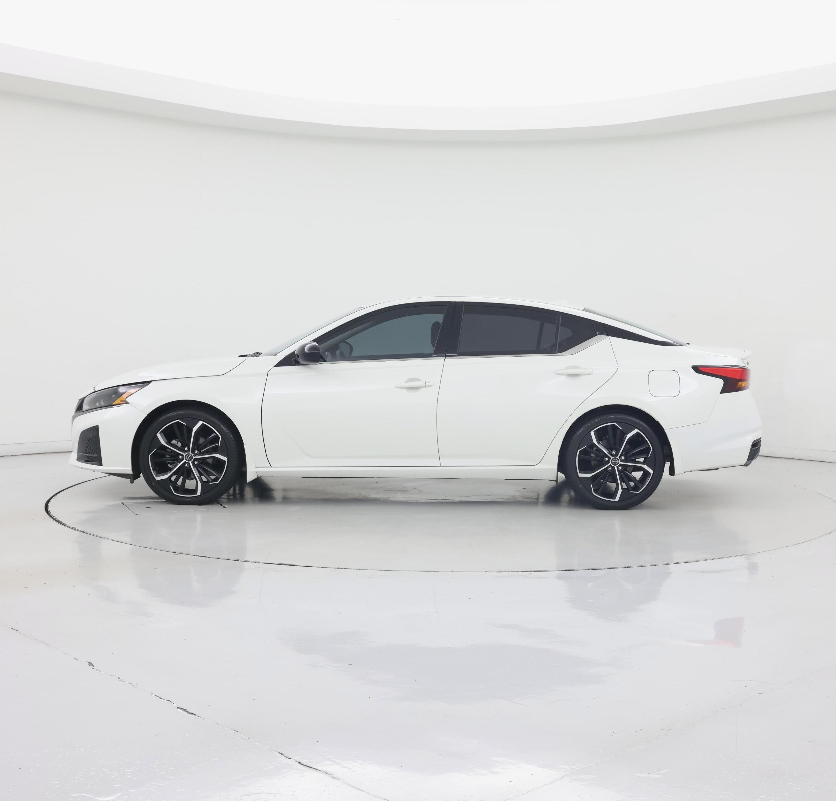 Thumbnail: 2023 Nissan Altima - 3