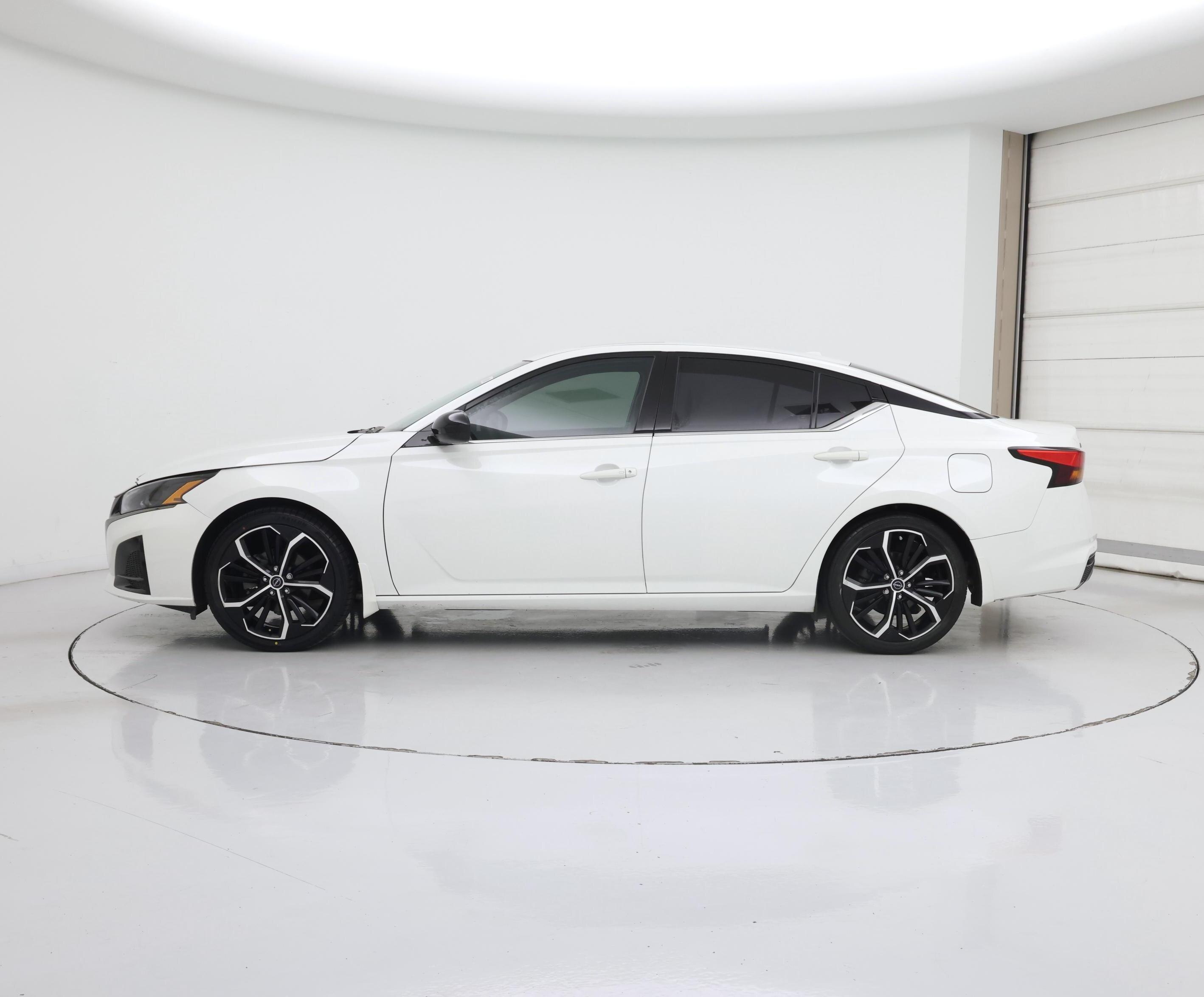 Thumbnail: 2024 Nissan Altima - 3