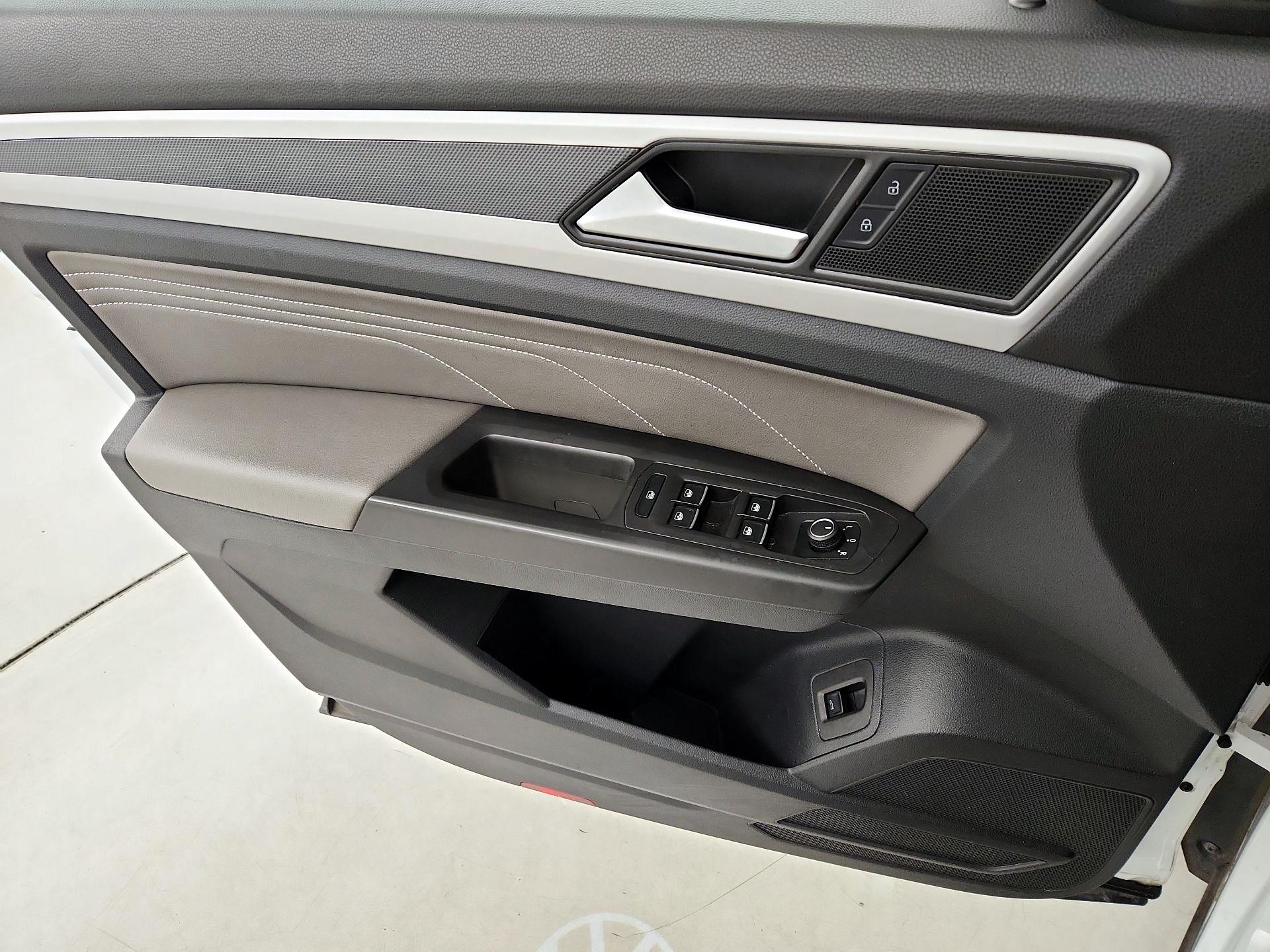 Thumbnail: 2022 Volkswagen Atlas - 12