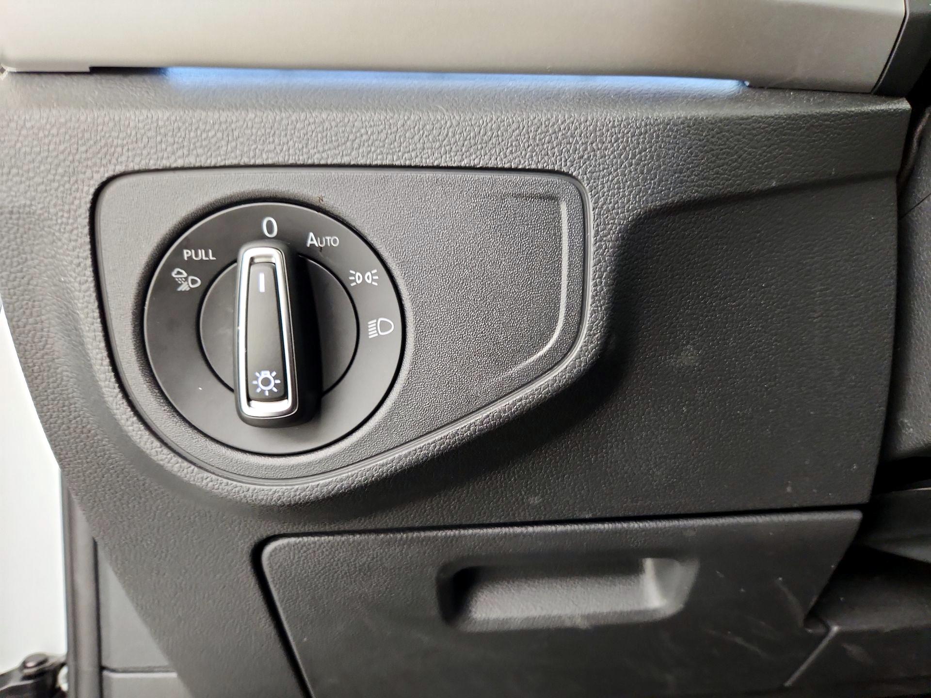 Thumbnail: 2022 Volkswagen Atlas - 13