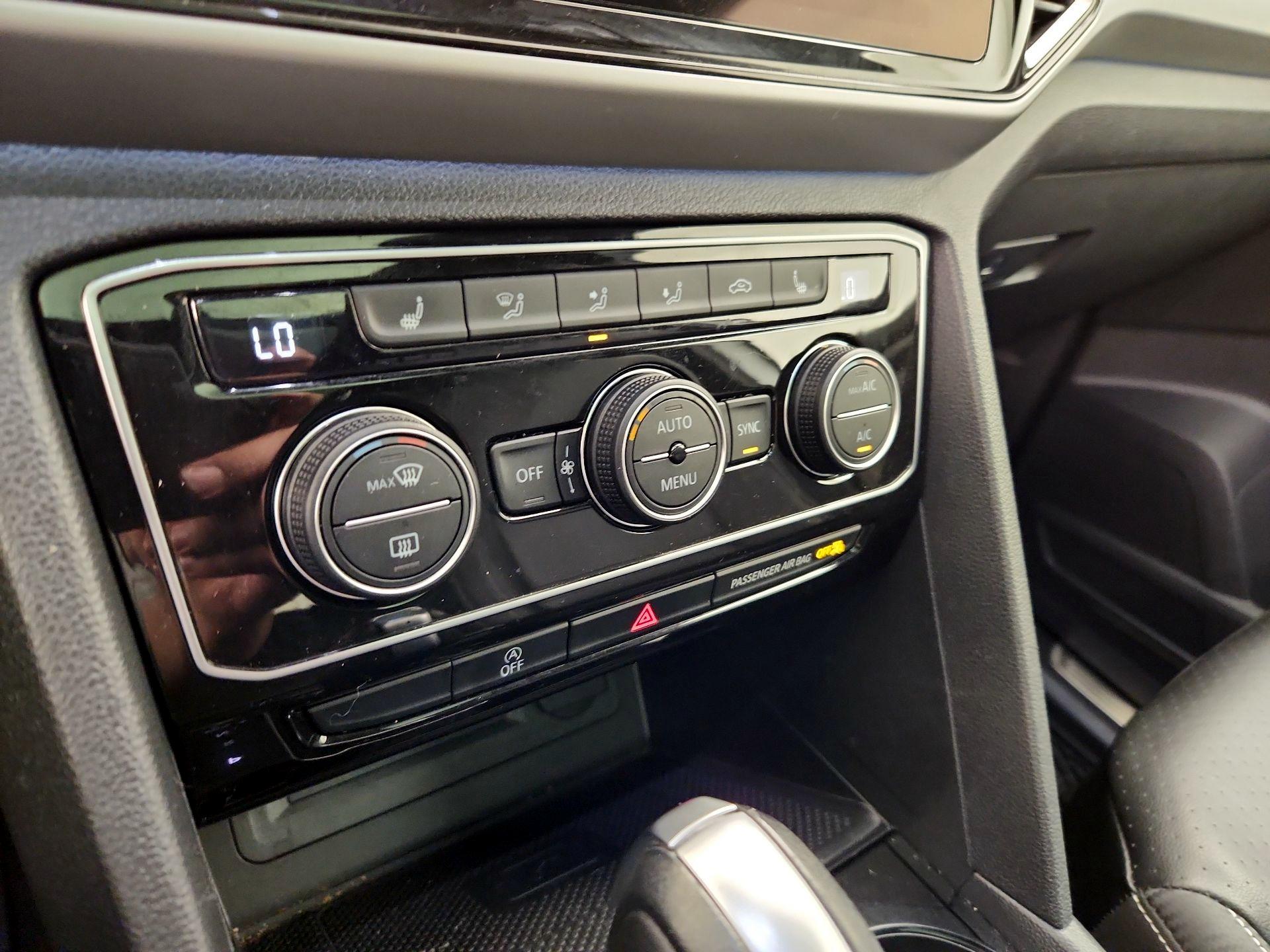 Thumbnail: 2022 Volkswagen Atlas - 16