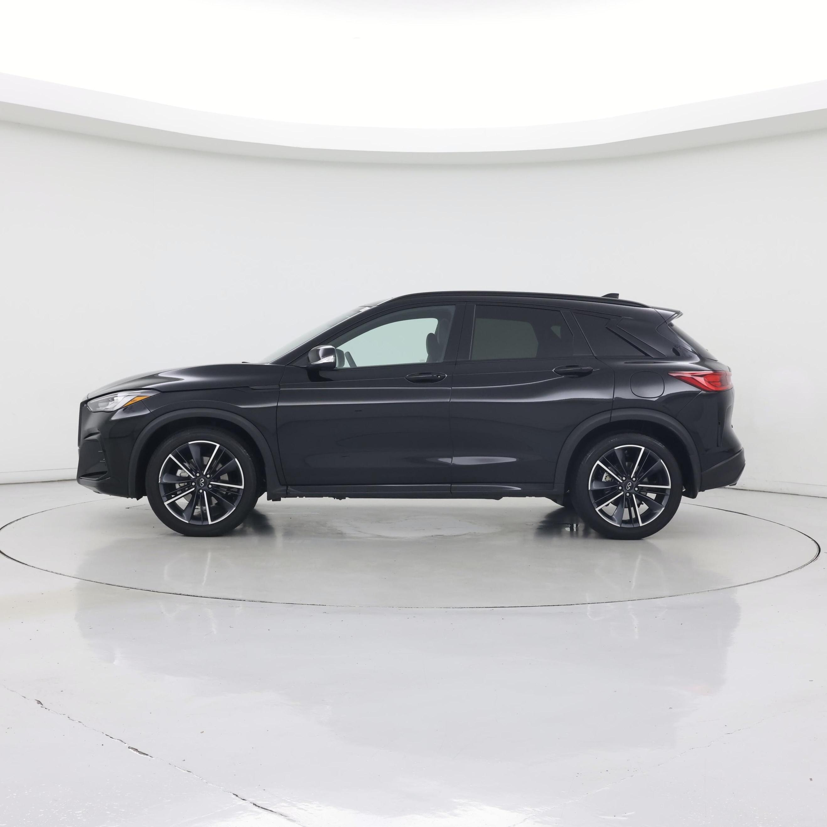 Thumbnail: 2023 INFINITI QX50 - 3