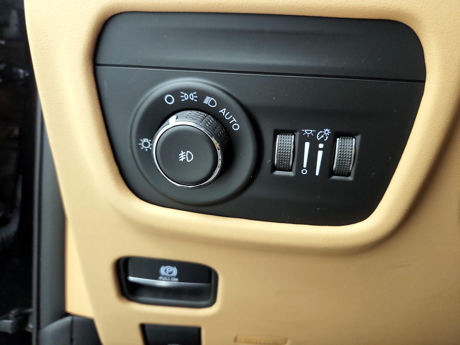 Thumbnail: 2023 Jeep Grand Cherokee - 13