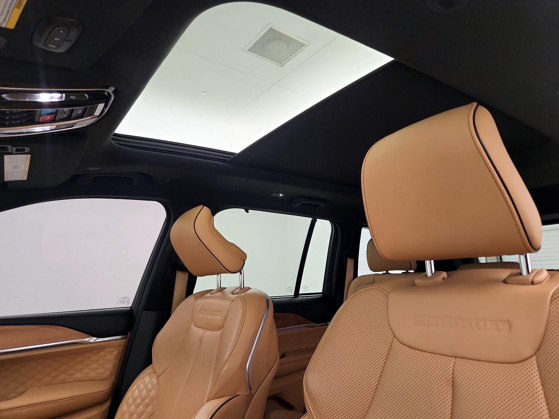 Thumbnail: 2023 Jeep Grand Cherokee - 20