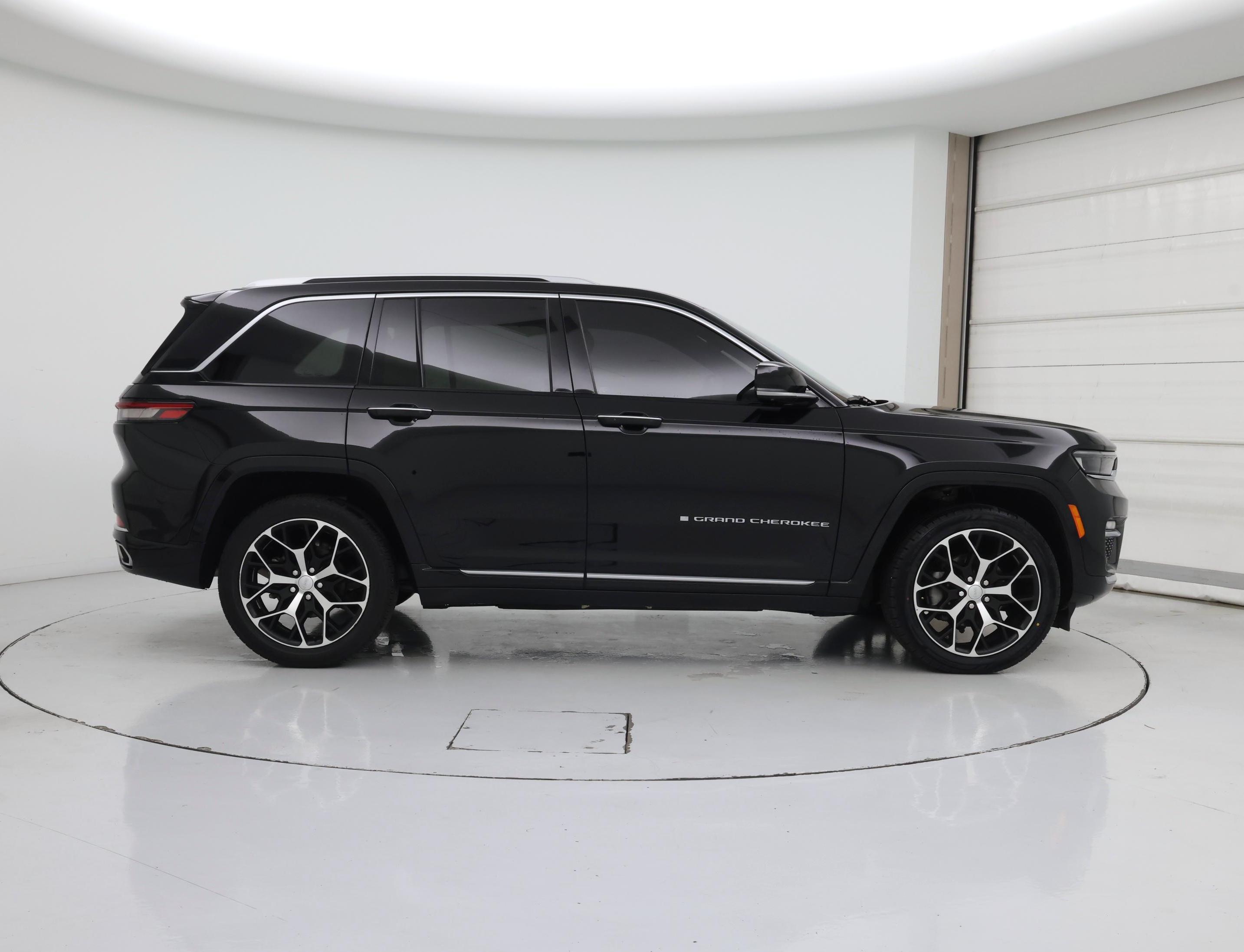 Thumbnail: 2023 Jeep Grand Cherokee - 7