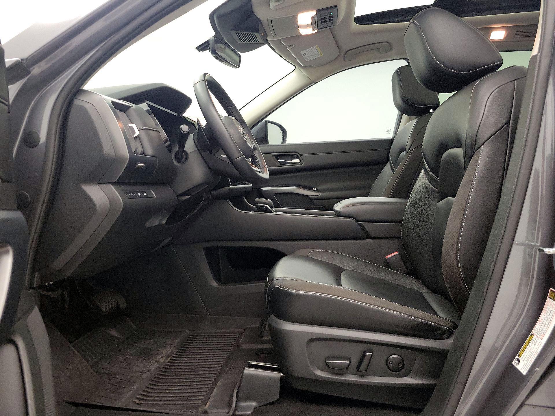 Thumbnail: 2023 Nissan Pathfinder - 11