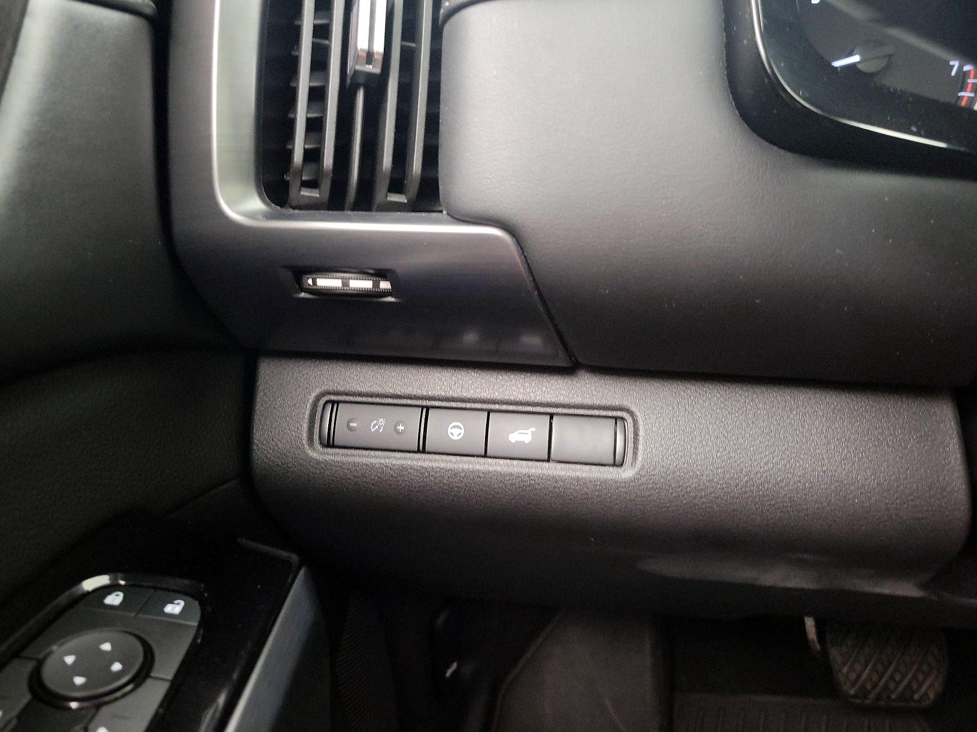 Thumbnail: 2023 Nissan Pathfinder - 13