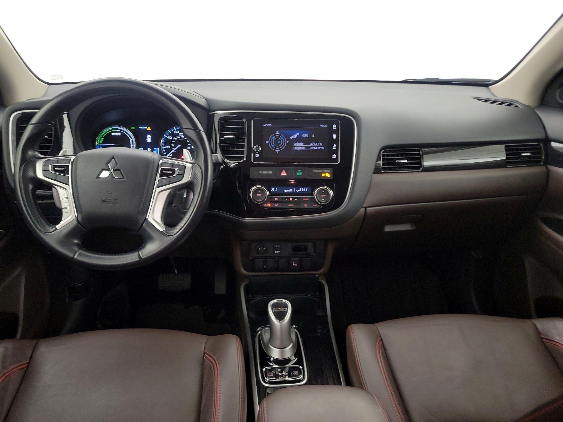 Thumbnail: 2018 Mitsubishi Outlander - 9