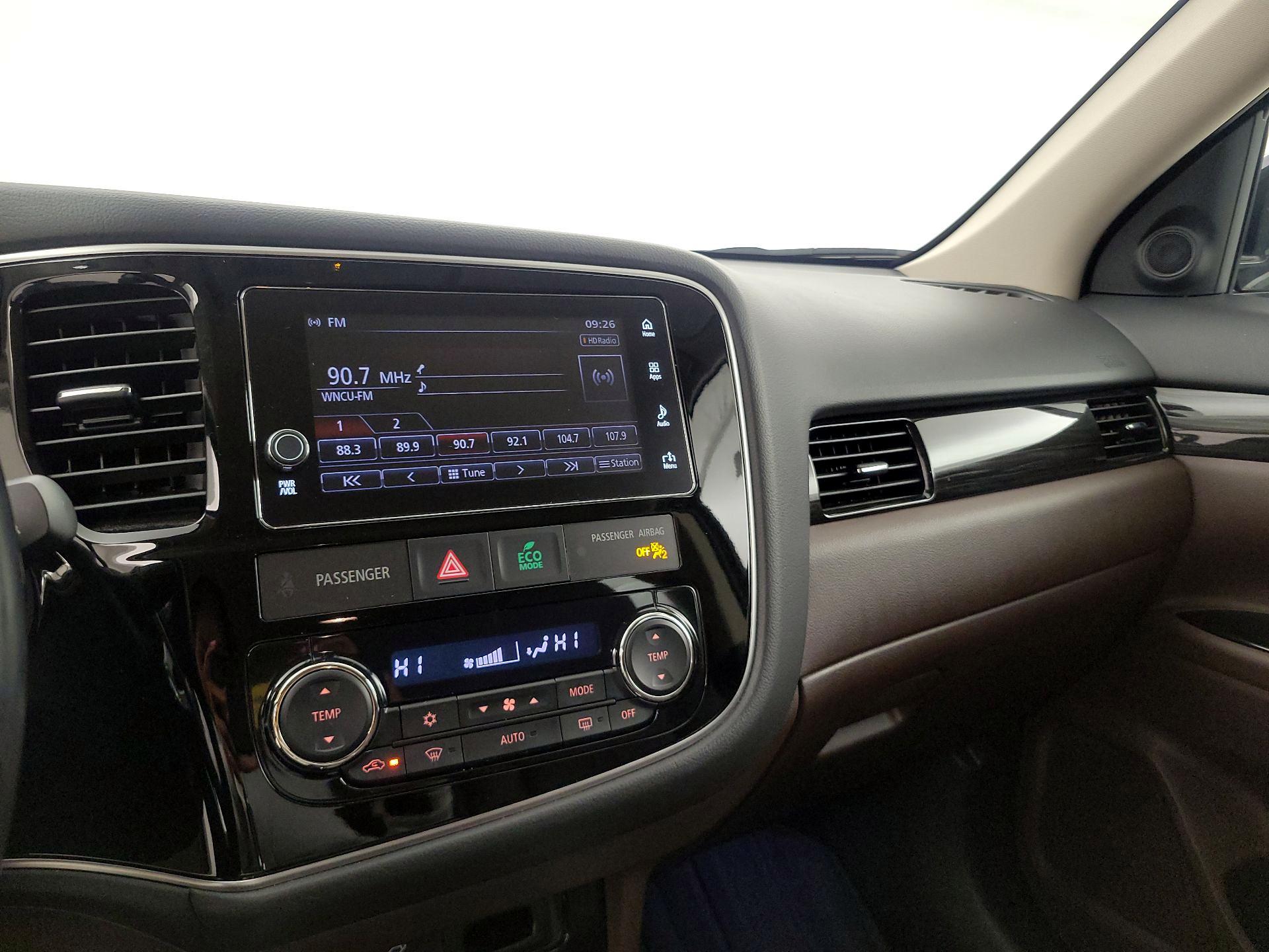 Thumbnail: 2018 Mitsubishi Outlander - 15