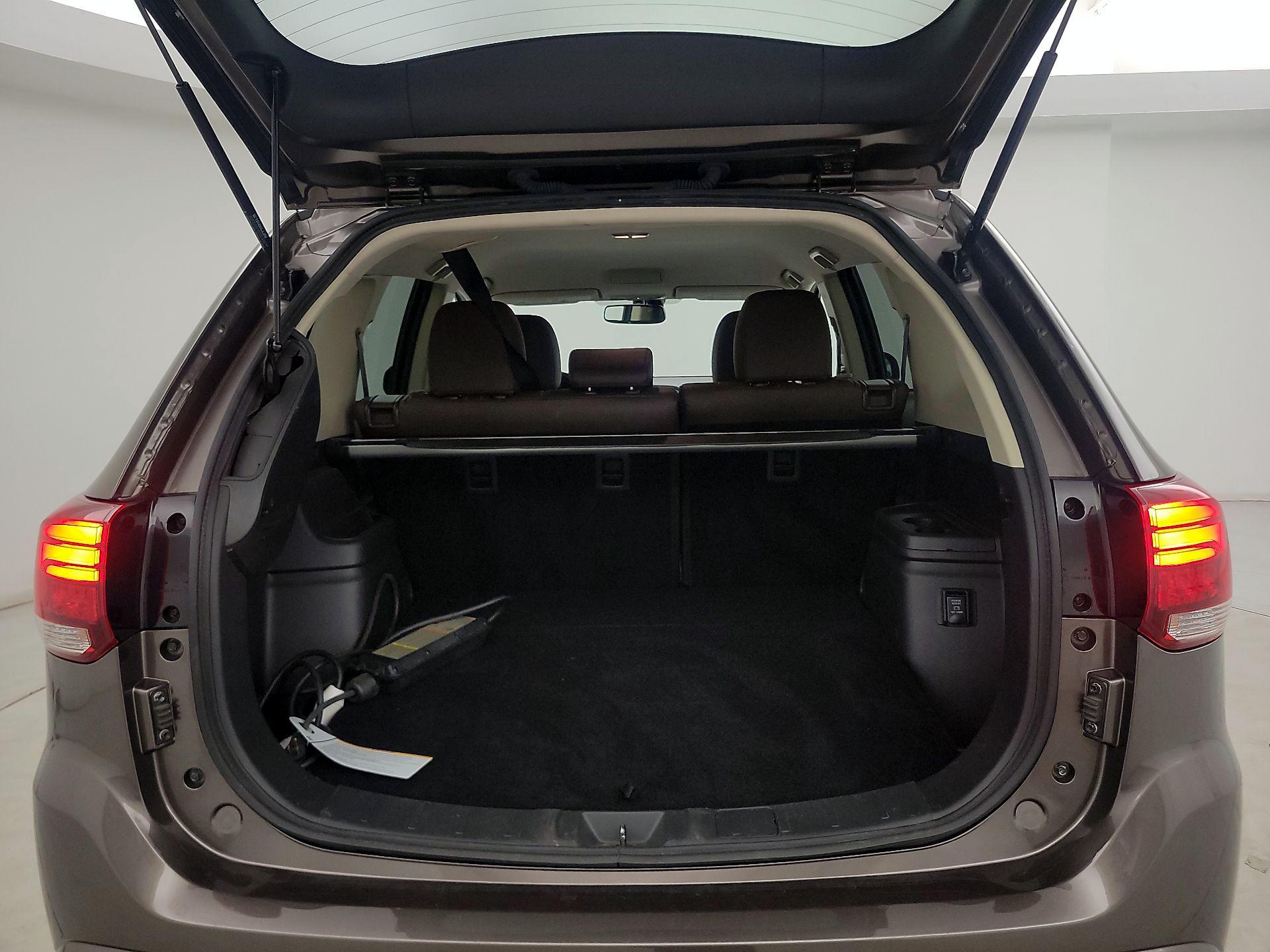 Thumbnail: 2018 Mitsubishi Outlander - 20