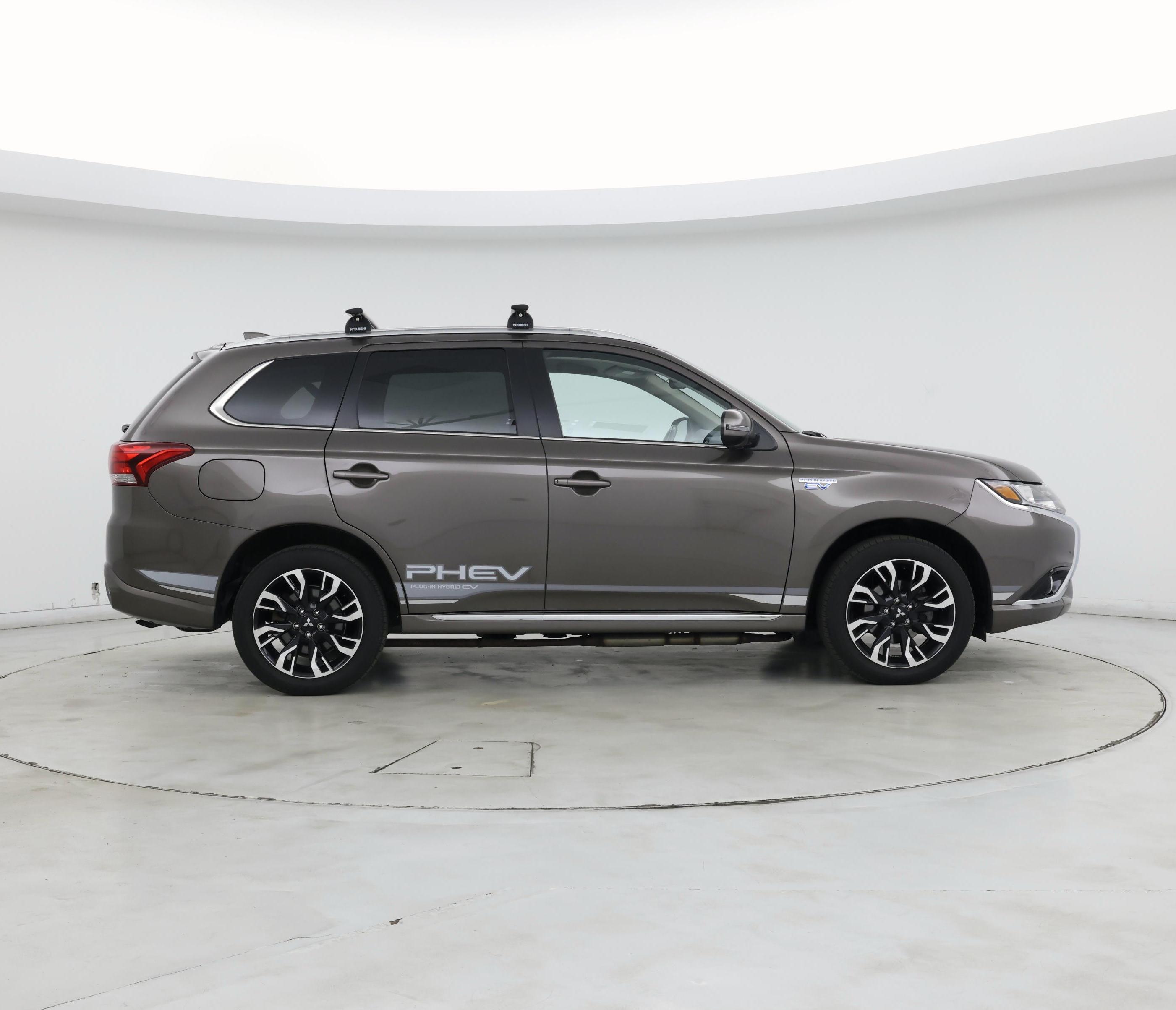 Thumbnail: 2018 Mitsubishi Outlander - 7