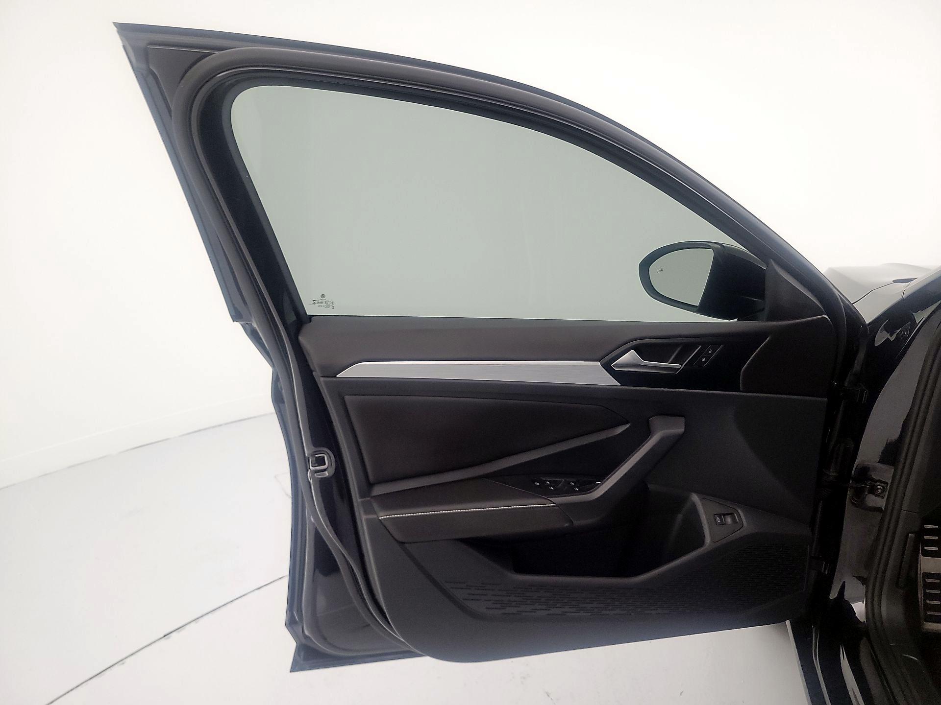 Thumbnail: 2025 Volkswagen Jetta - 12